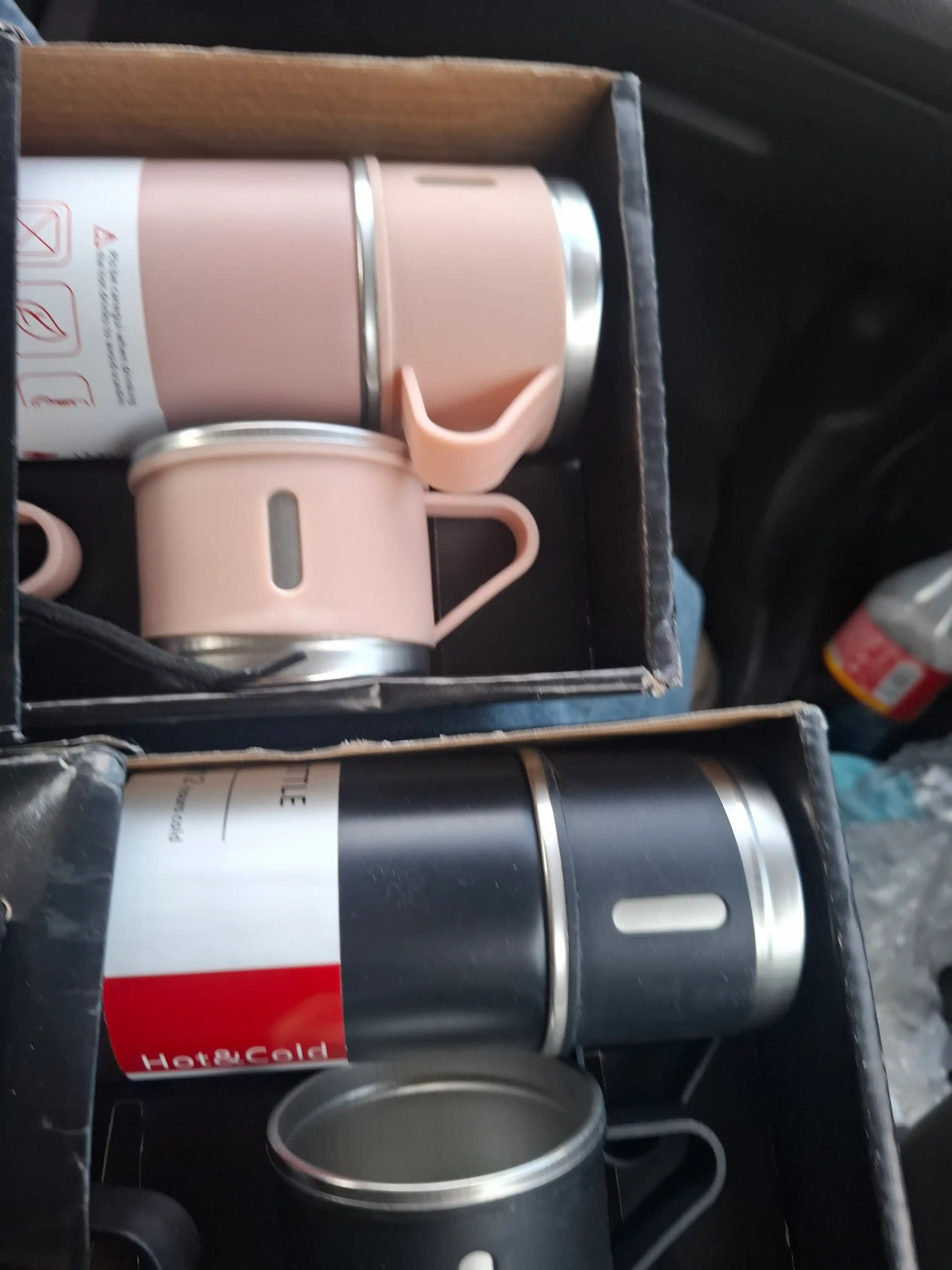Termos va 3 stakanli to‘plam 500 ml