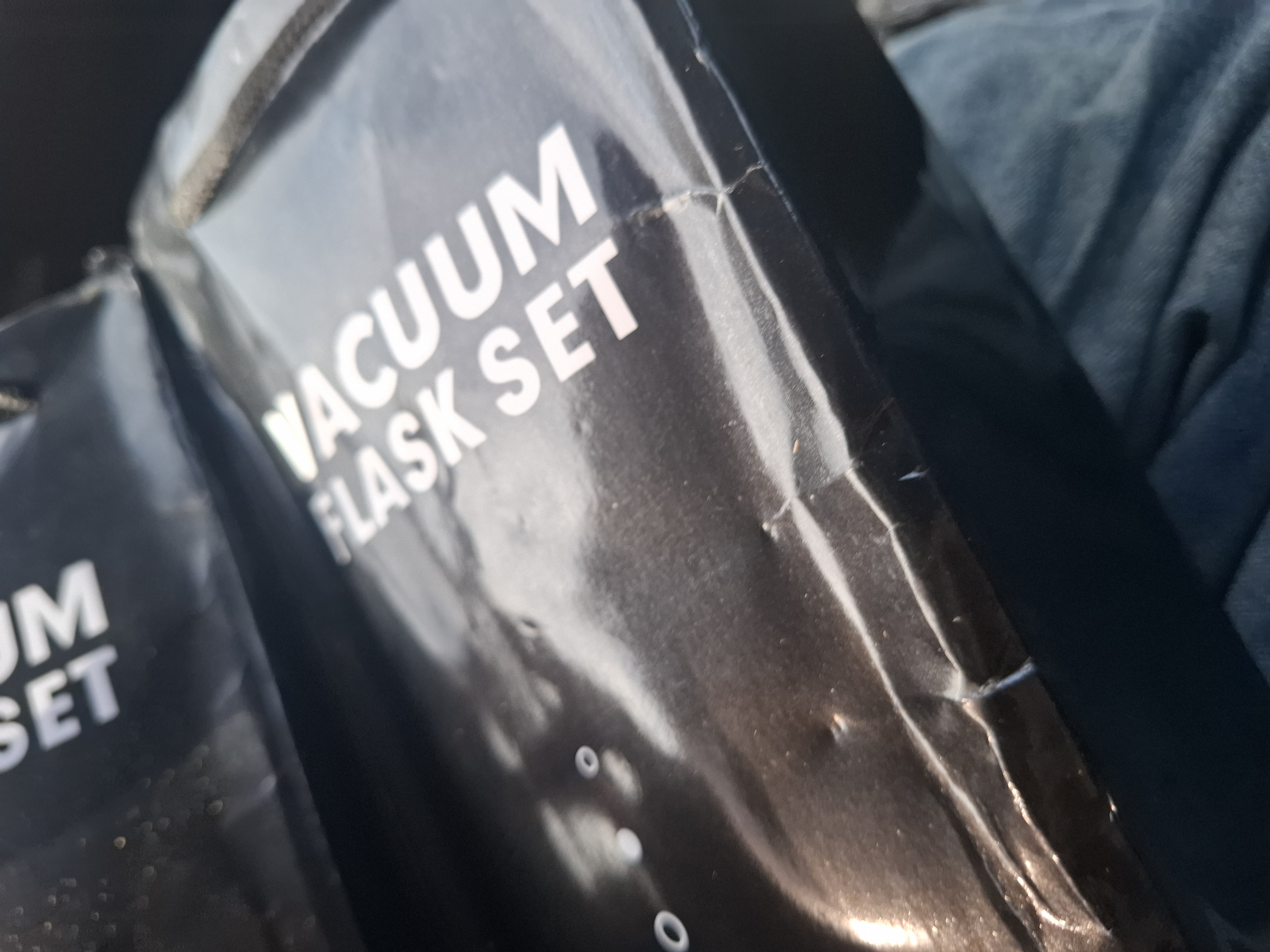 Termos va 3 stakanli to‘plam 500 ml