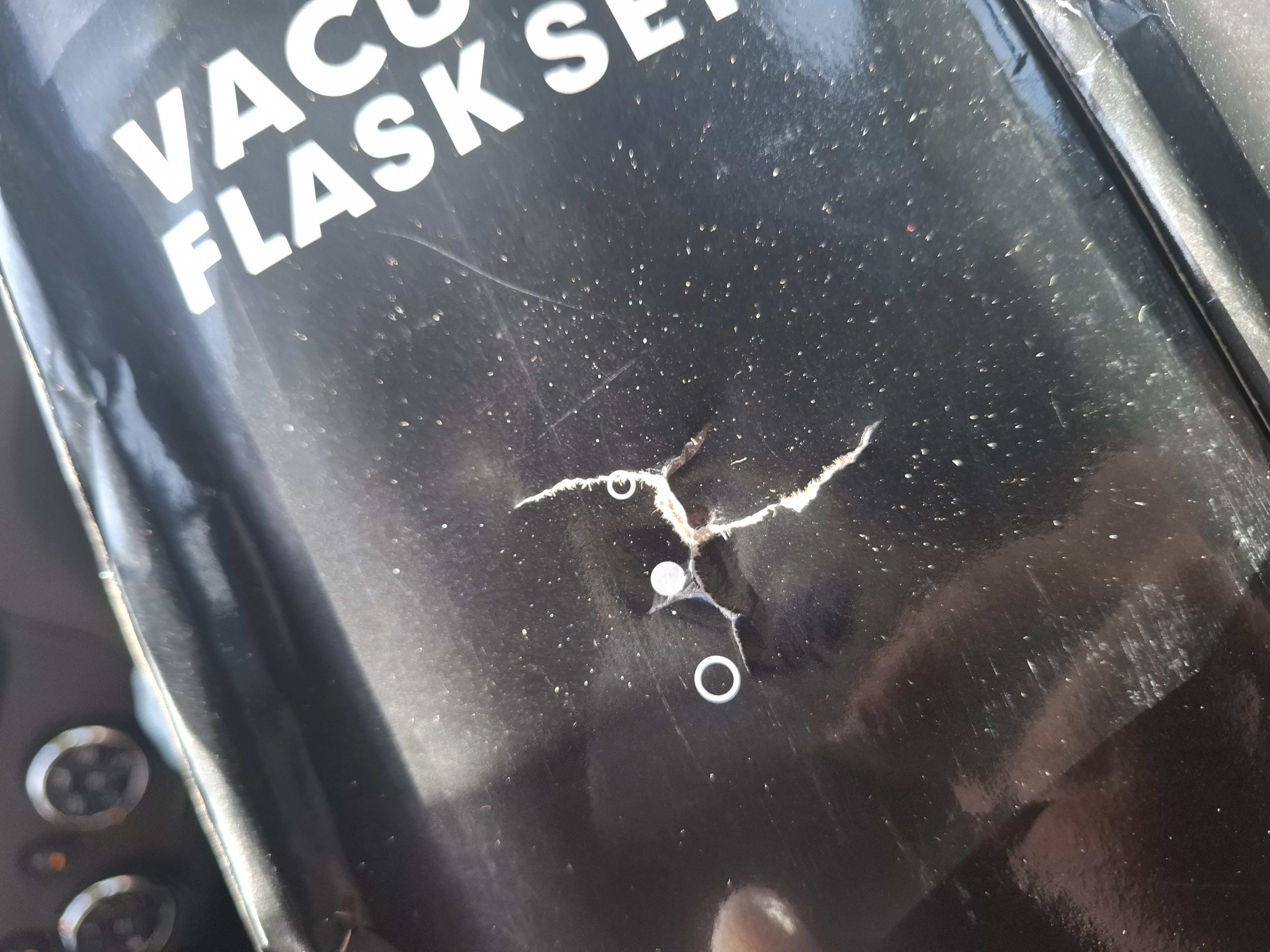 Termos va 3 stakanli to‘plam 500 ml