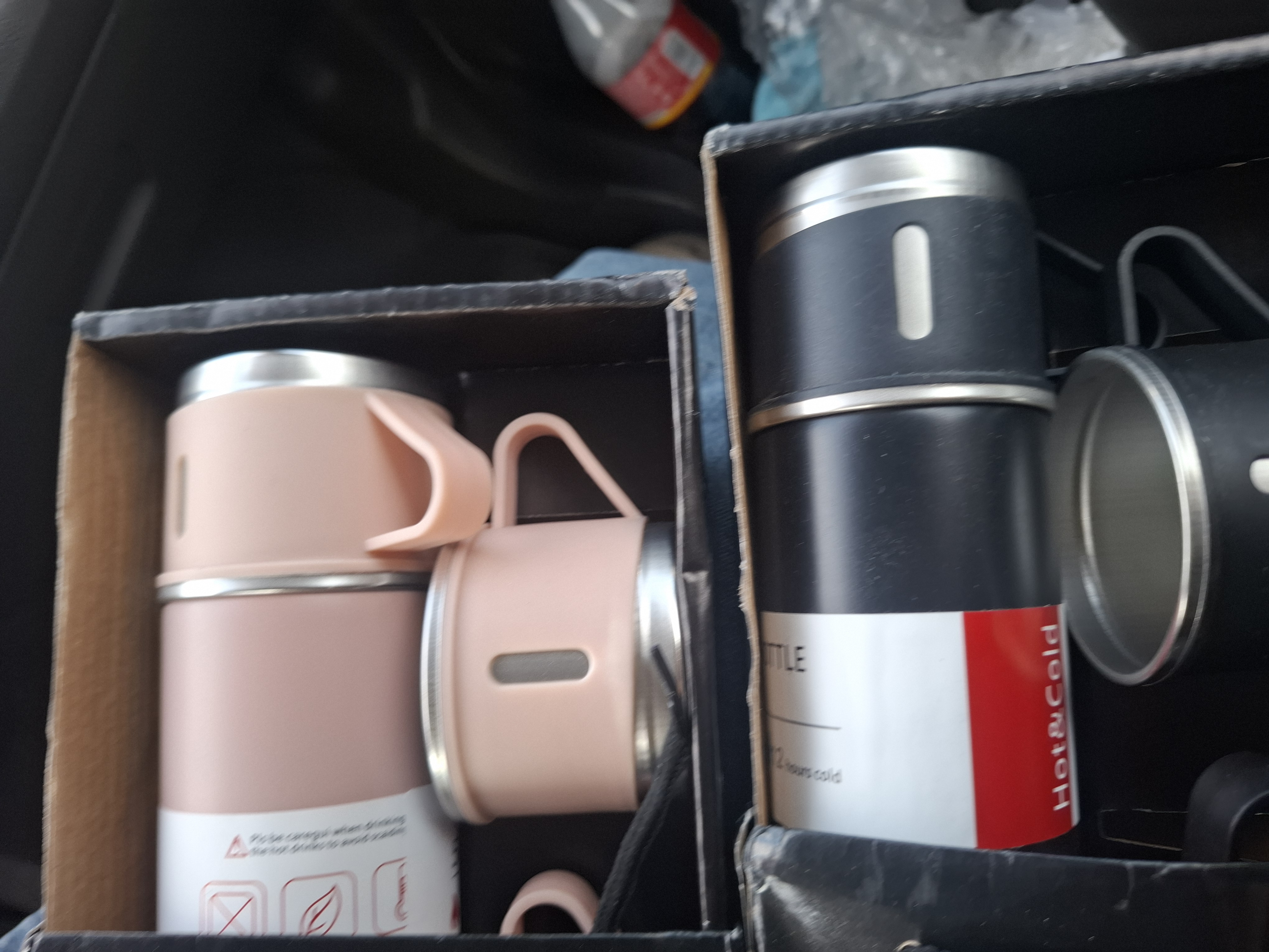 Termos va 3 stakanli to‘plam 500 ml