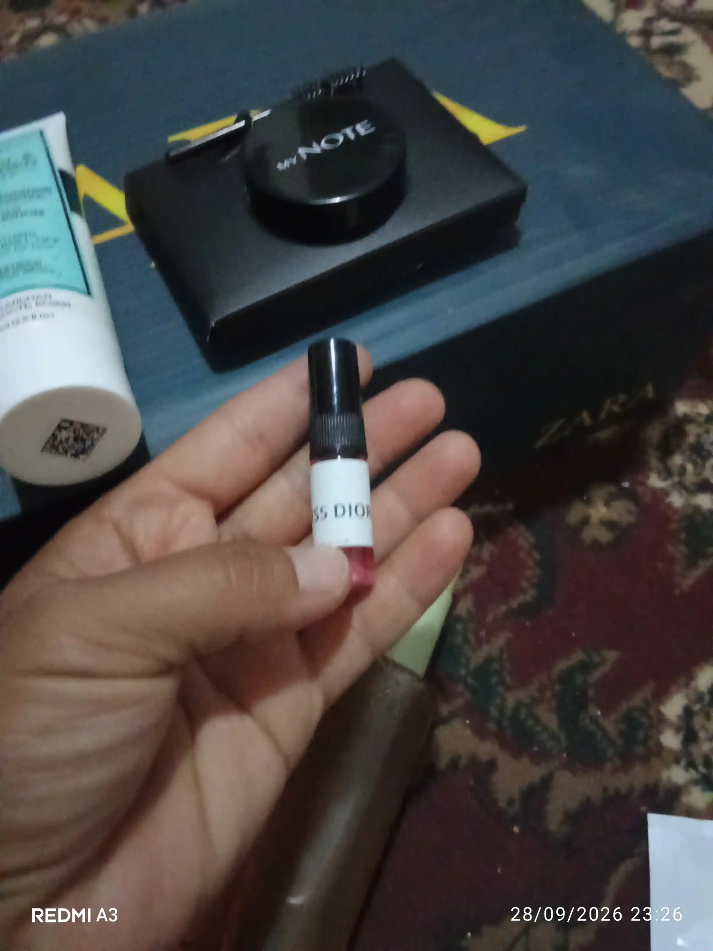 Atirlar ayollar uchun Lost Cherry, My Way, Miss Dior, Gucci Flora, Avon Today, sovga nabor