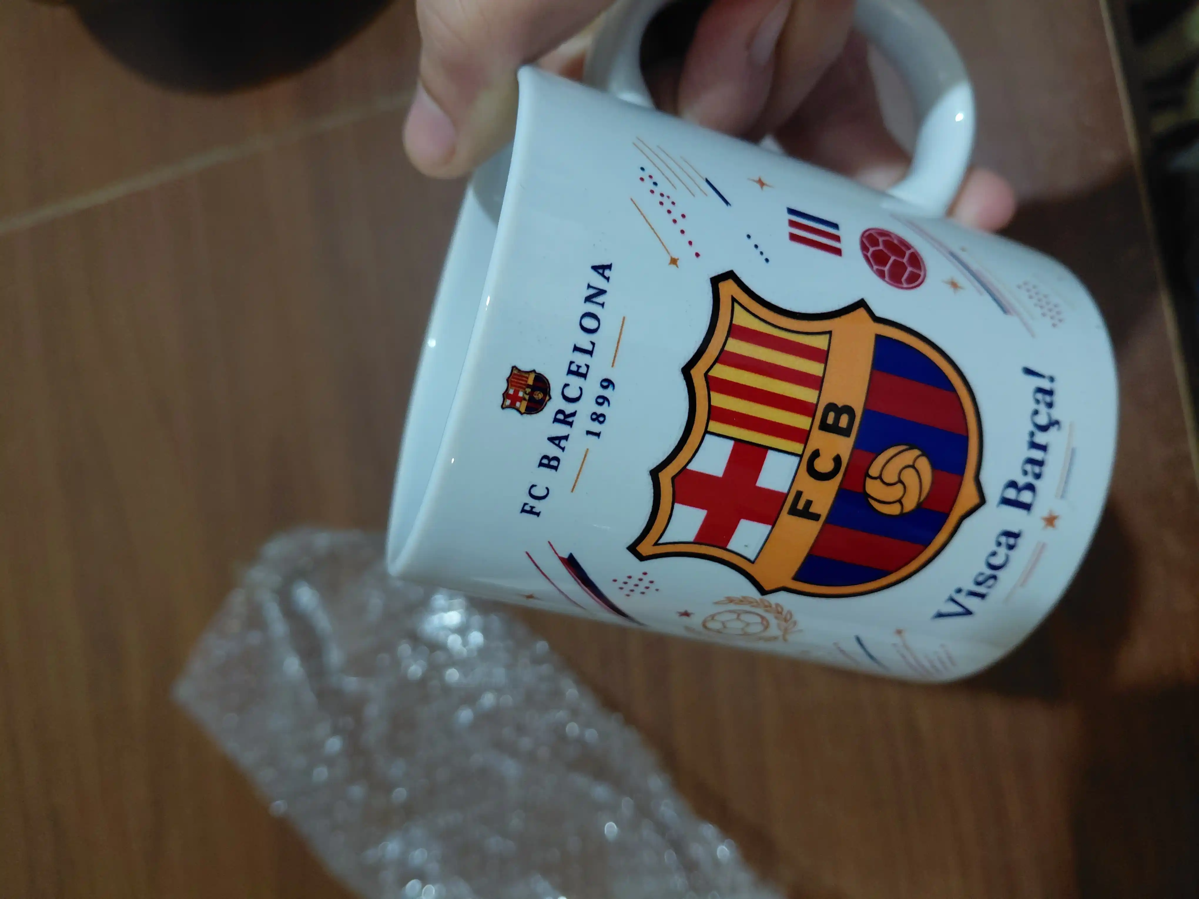 Кружка Giftory с логотипами футбольных клубов: Real Madrid, Barcelona и другие, 330 мл