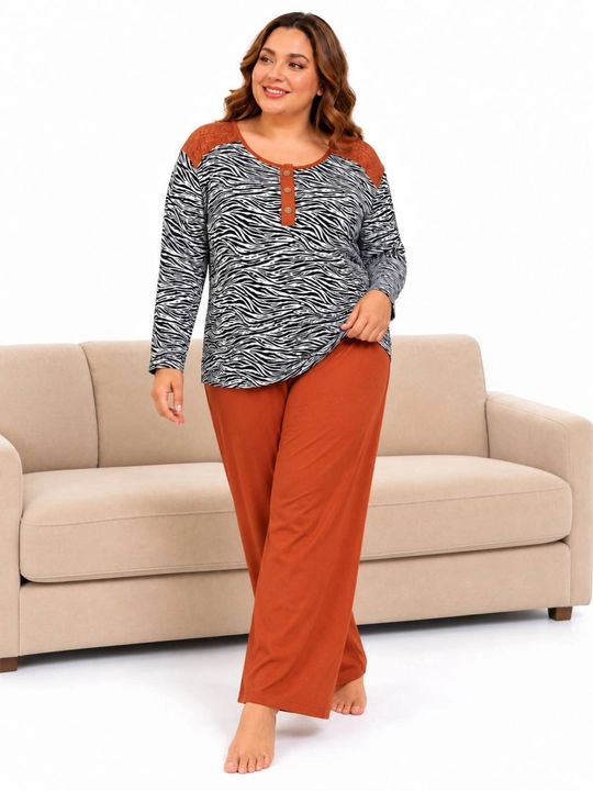Ayollar uchun katta o‘lchamli 2 qismli pijama, uy kiyimi zebra naqshli kofta, shim 3XL–7XL