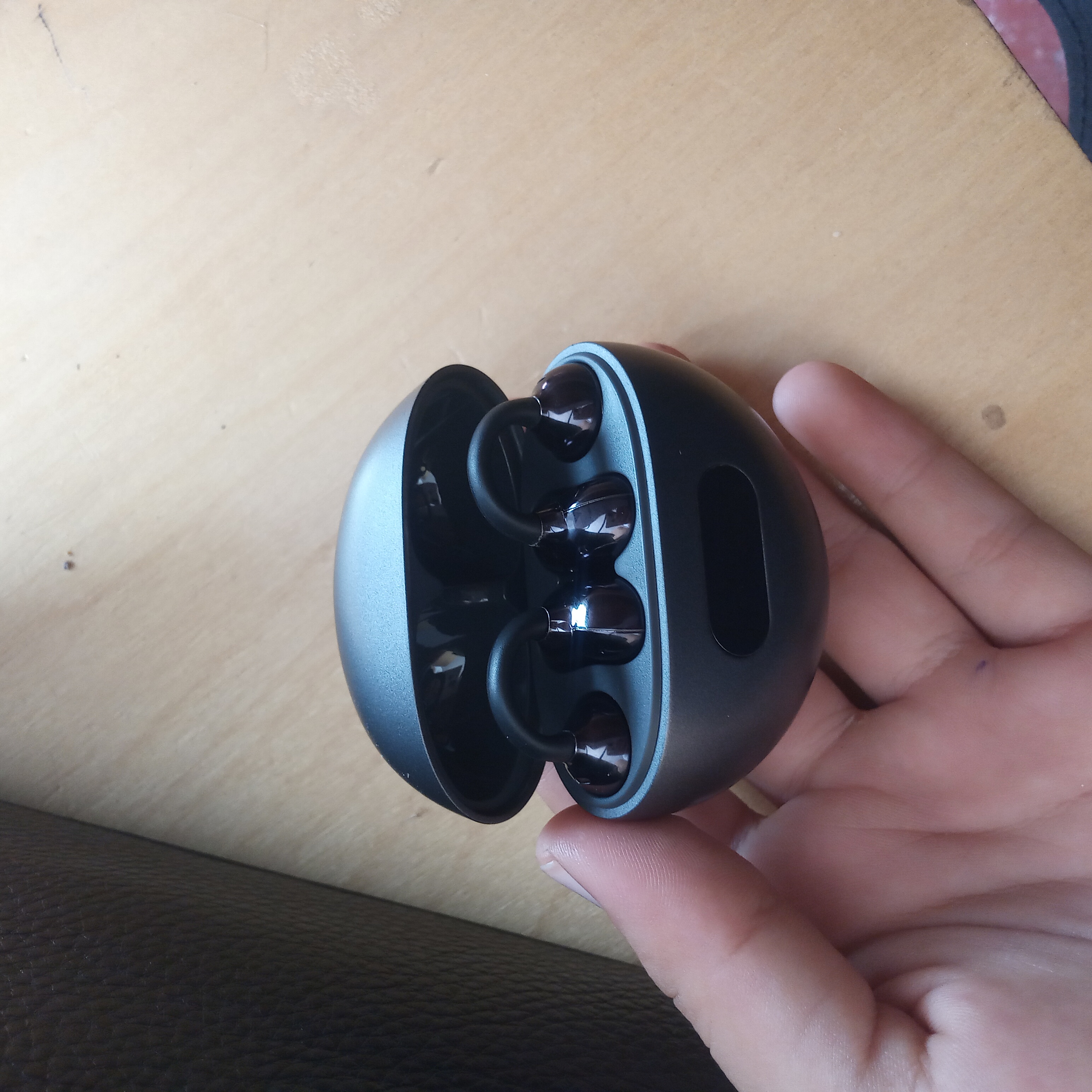 Simsiz bluetooth quloqchinlar Q71 sensorli Bluetooth 6.1 LED displeyli