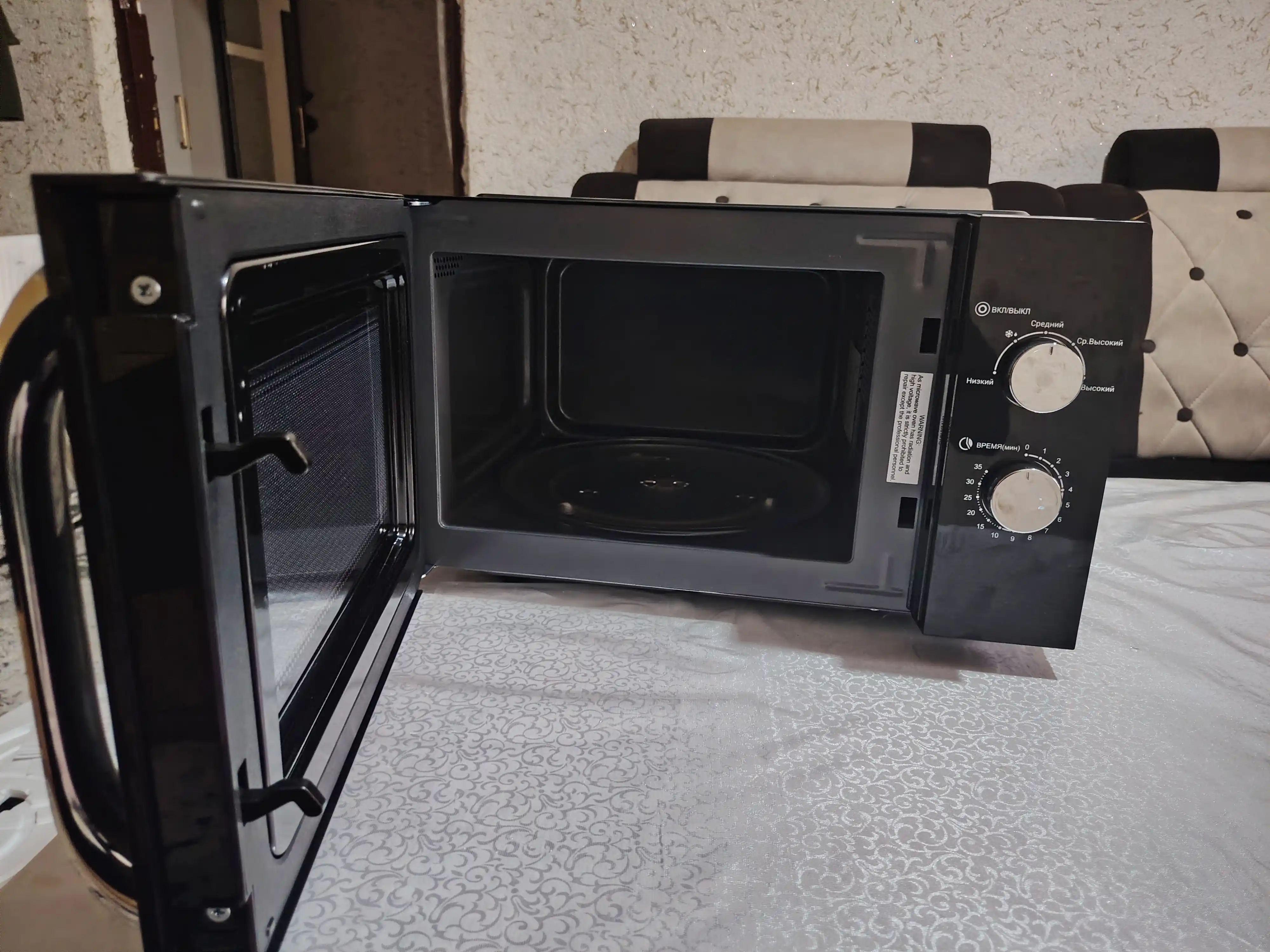 Mikroto'lqinli pech IDEAL MCW-23L, hajmi 23 litr, quvvati 800