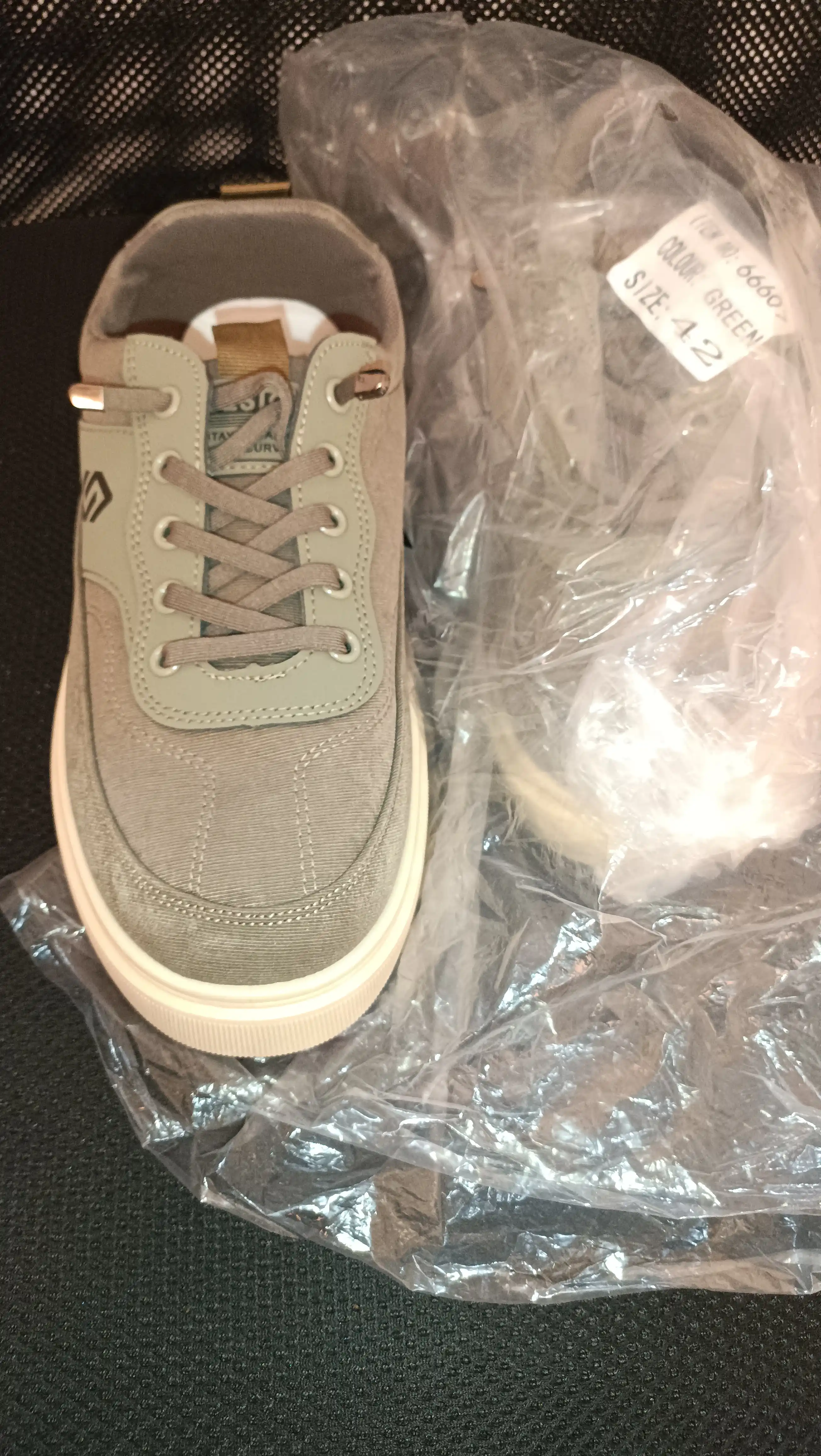 Erkaklar uchun krossovka – keda. Casual model. Tekstil material. Kichik o‘lchamli