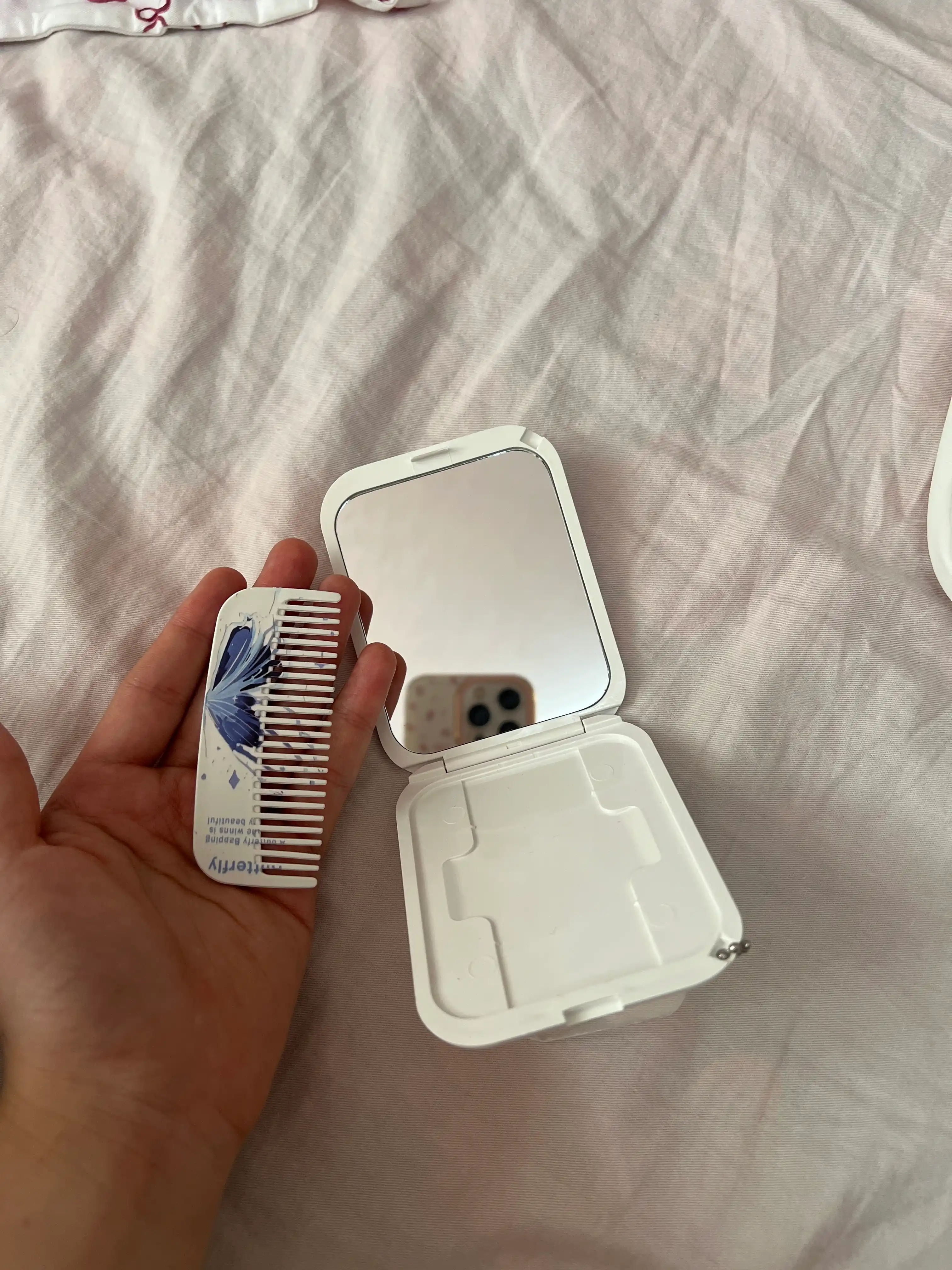 Oynali buklanadigan taroq ixcham plastik korpus