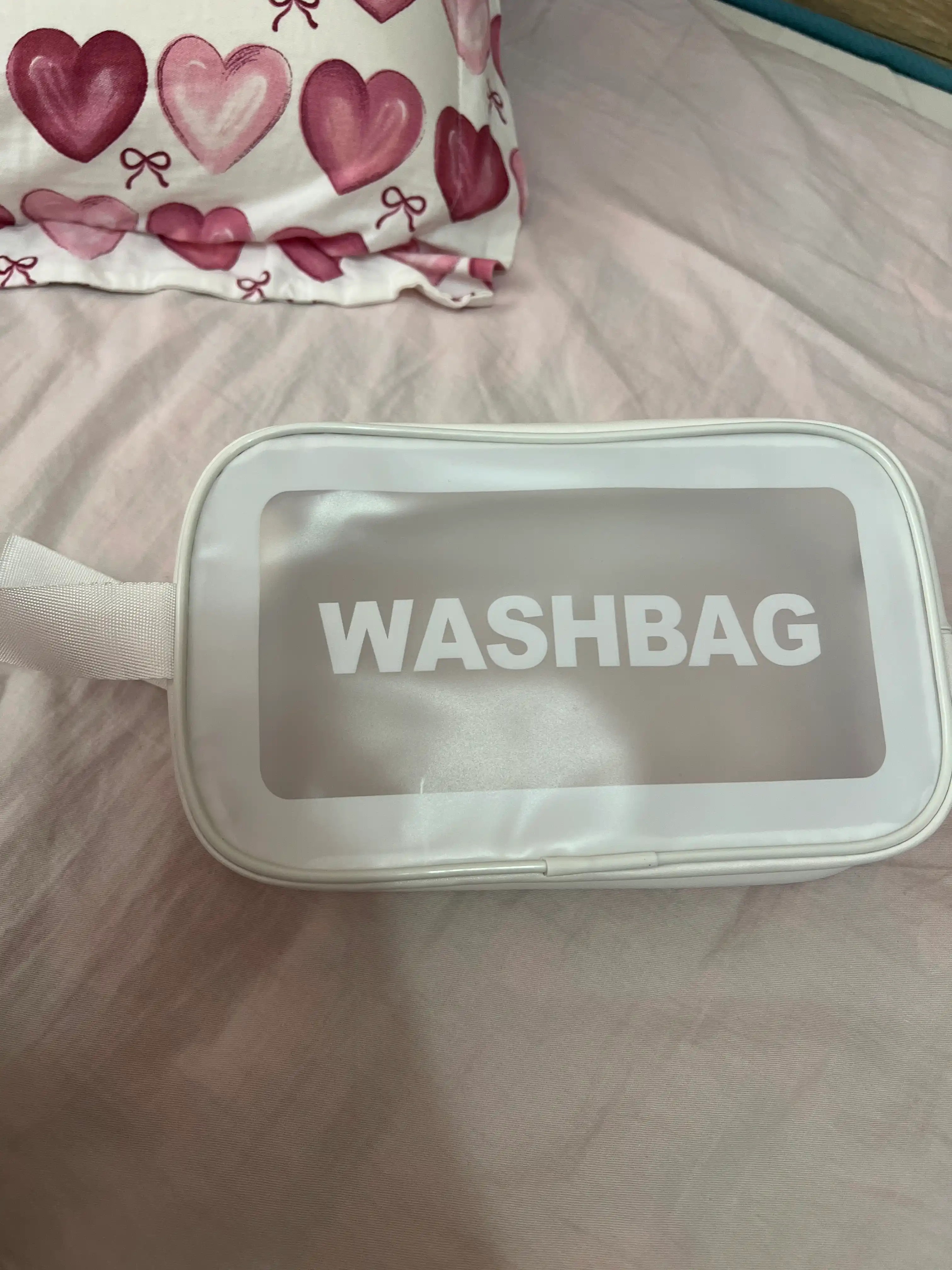 “WASHBAG” 4 xil o‘lchamli va 4 rangli suv o‘tkazmaydigan kosmetik sumkalar (PVX-neylon)