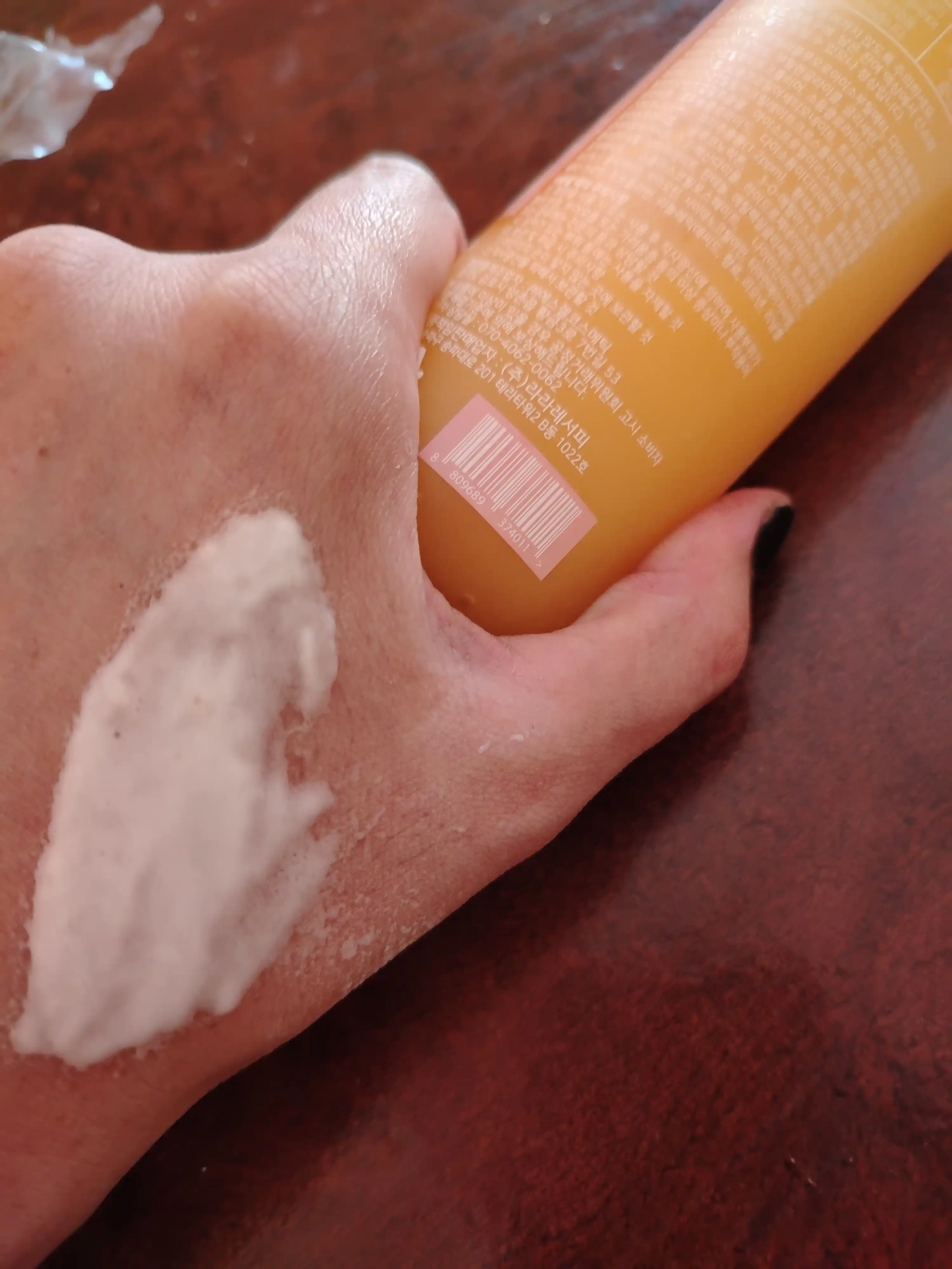 LALARICIPE Yuzu Self Foaming 3 ta 1 da AHA BHA - yuz tozalash uchun mayin ko‘pik, 200 ml
