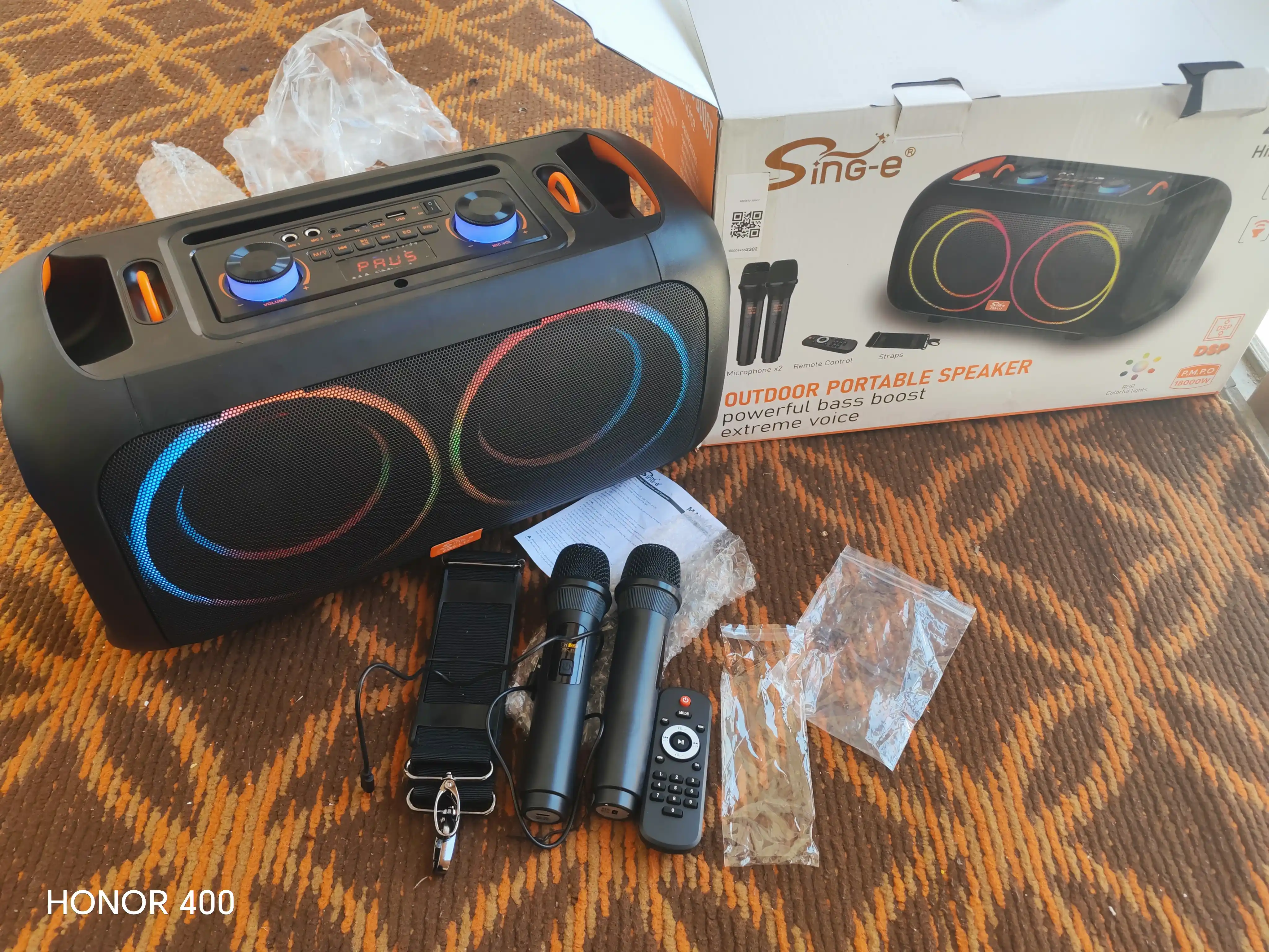 ZQS-L17: Ixcham Bluetooth kolonka va karaoke mikrofon (RGB effektli)