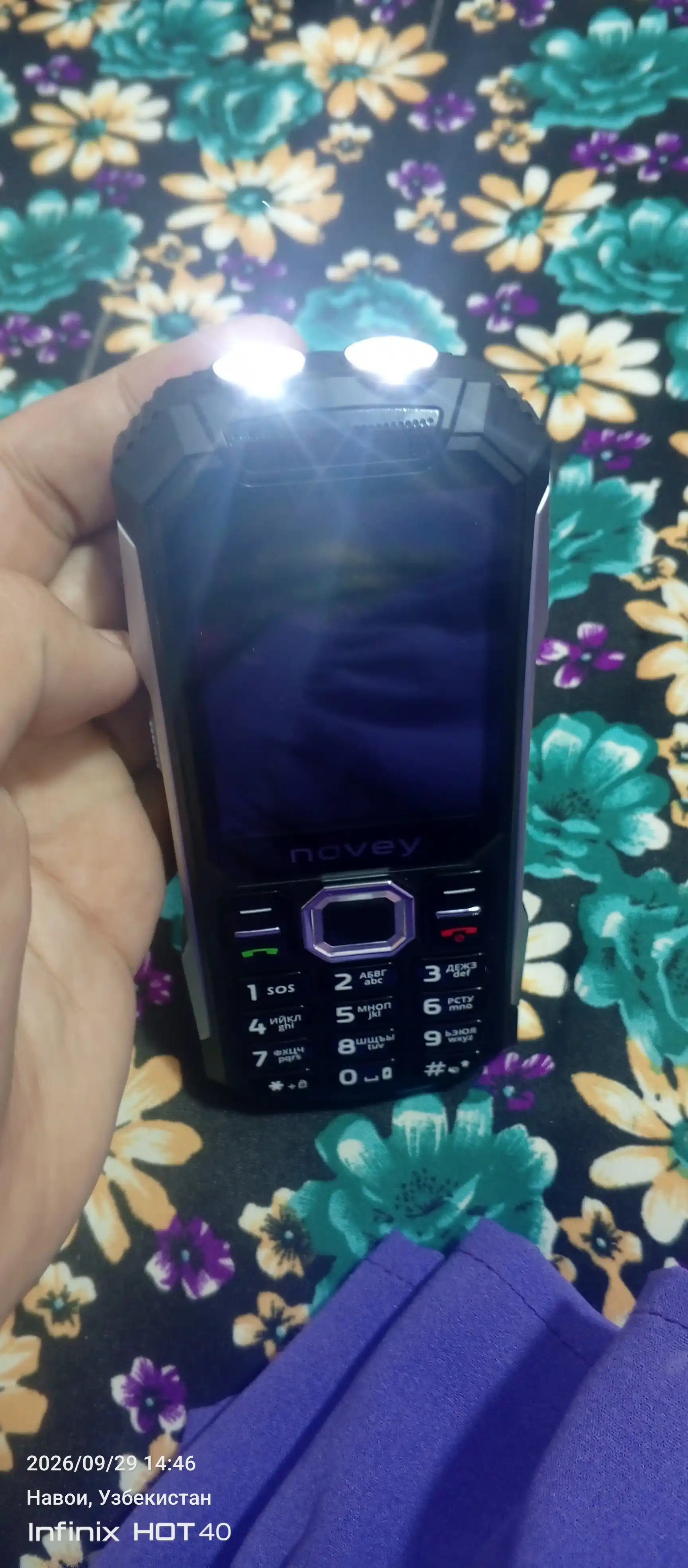 Knopkali telefon Novey T500 TANK, katta batareya 5000mAh