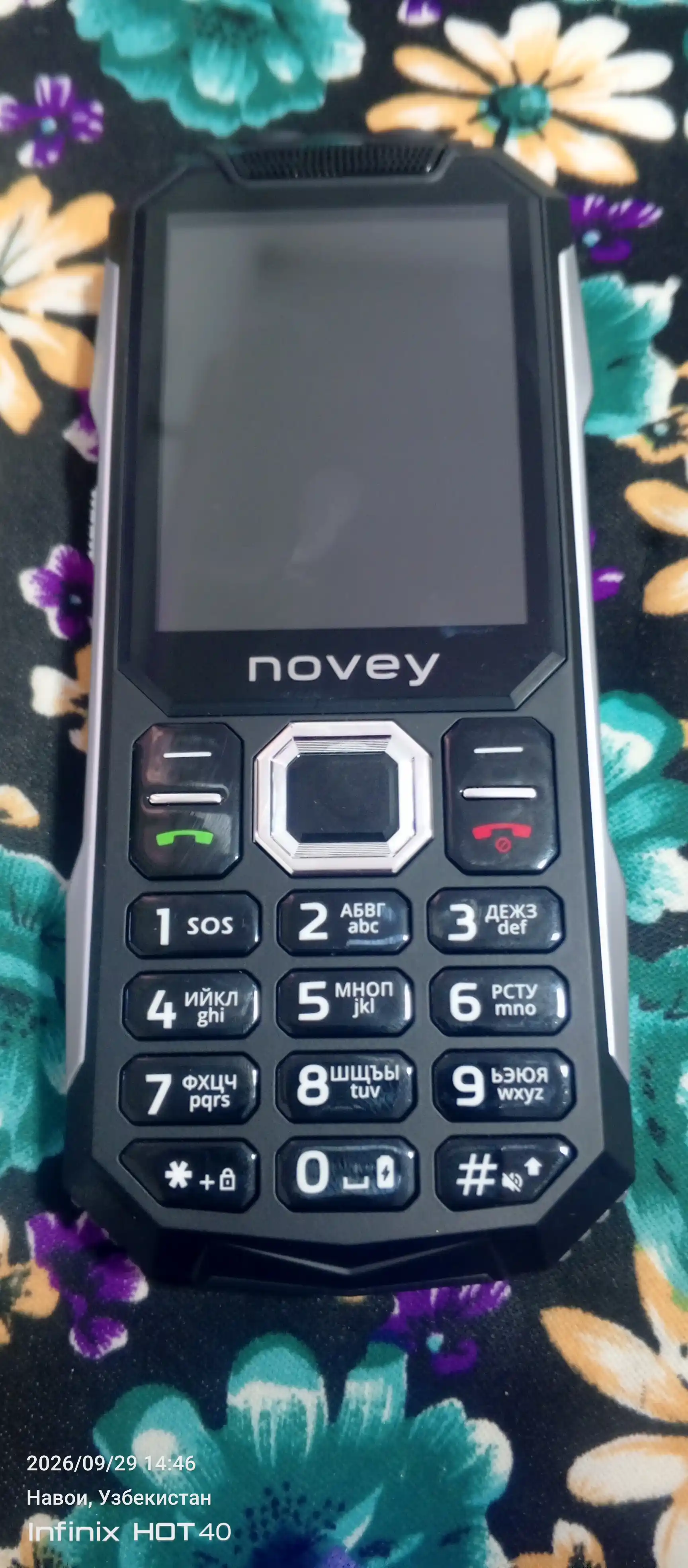 Knopkali telefon Novey T500 TANK, katta batareya 5000mAh
