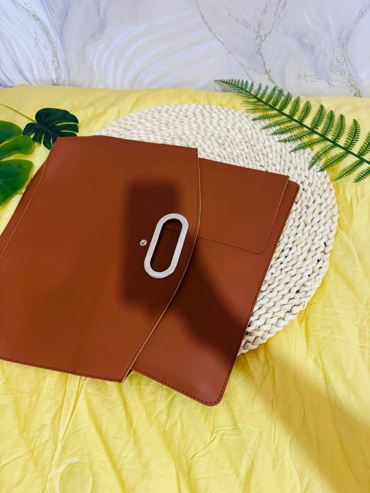 Чехол-сумка «2 в 1» для ноутбуков, MacBook и планшетов. Материал — кожа