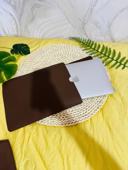Чехол-сумка «2 в 1» для ноутбуков, MacBook и планшетов. Материал — кожа
