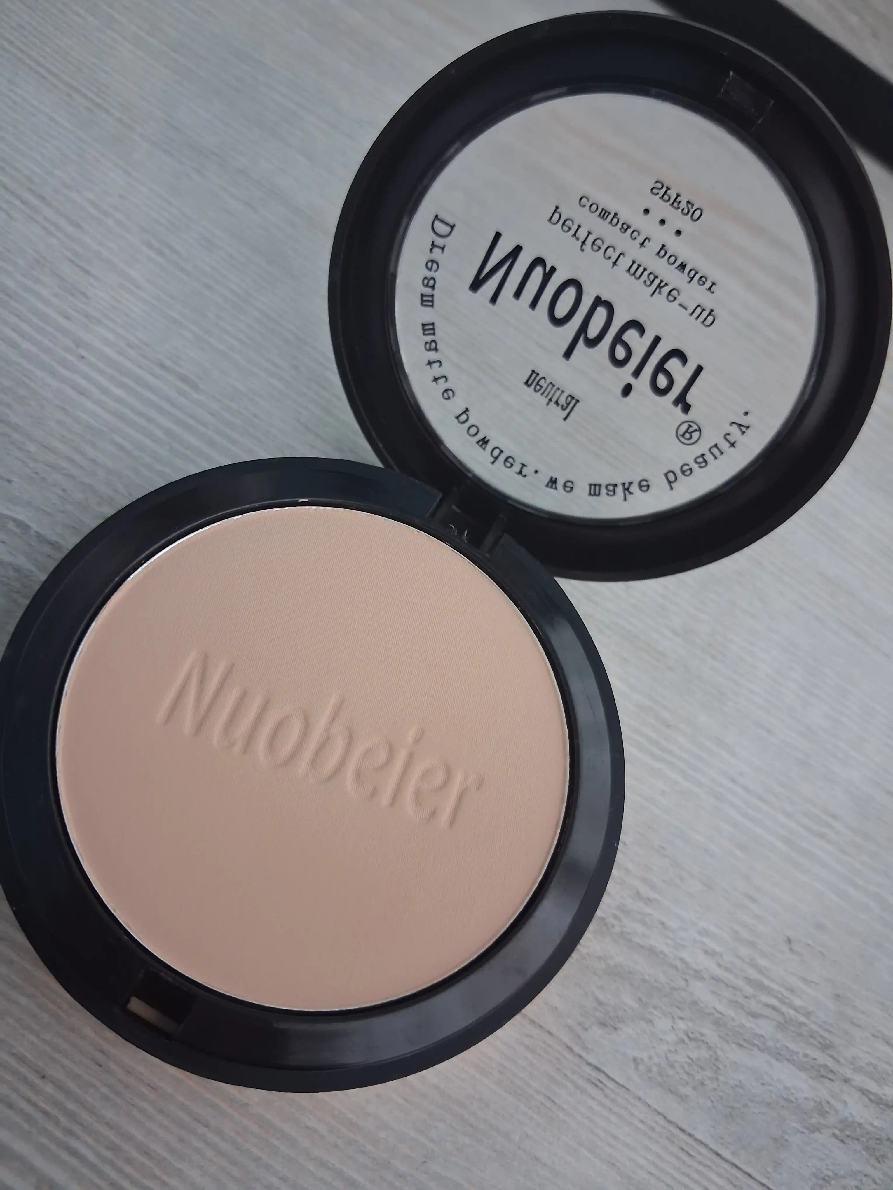 Пудра для лица Nuobeier SPF 20 Matte Powder