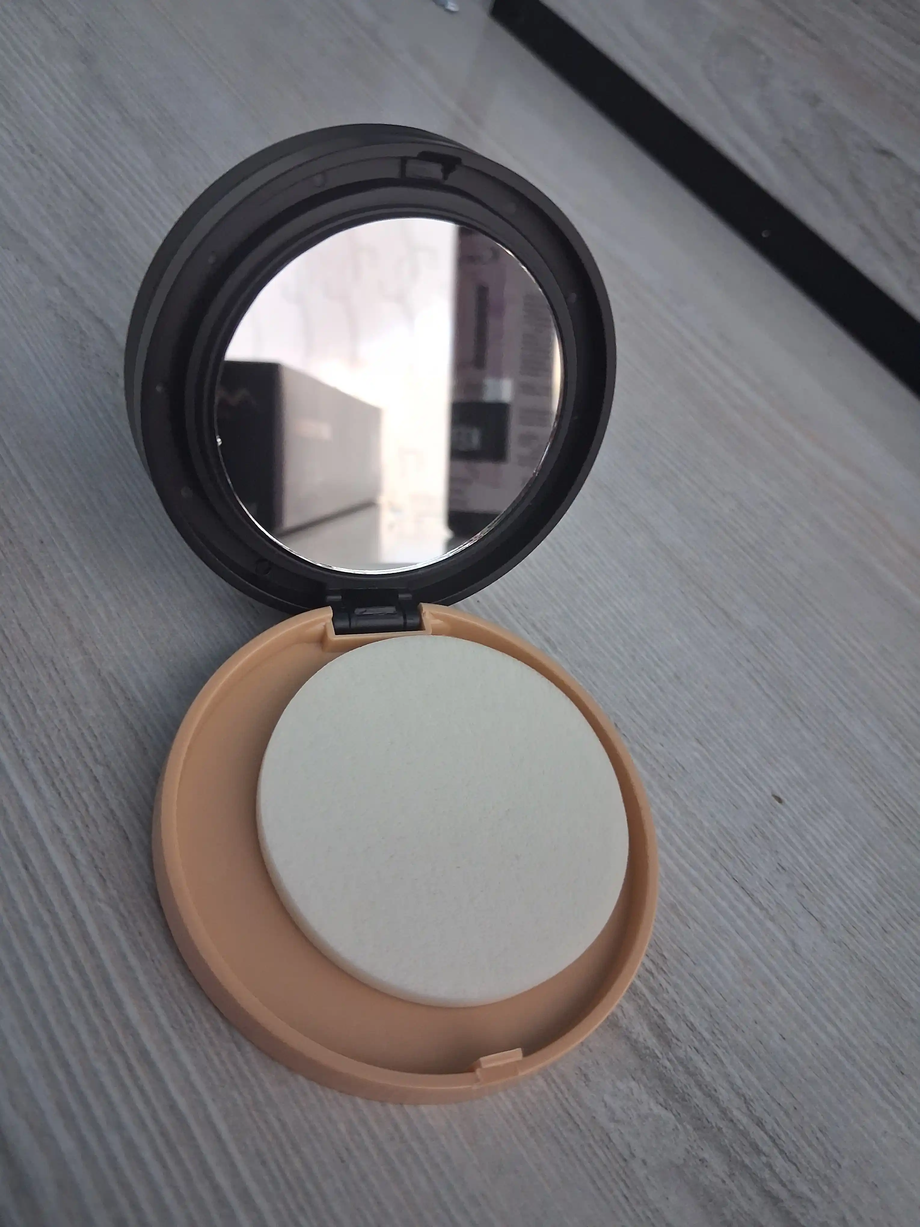 Пудра для лица Nuobeier SPF 20 Matte Powder