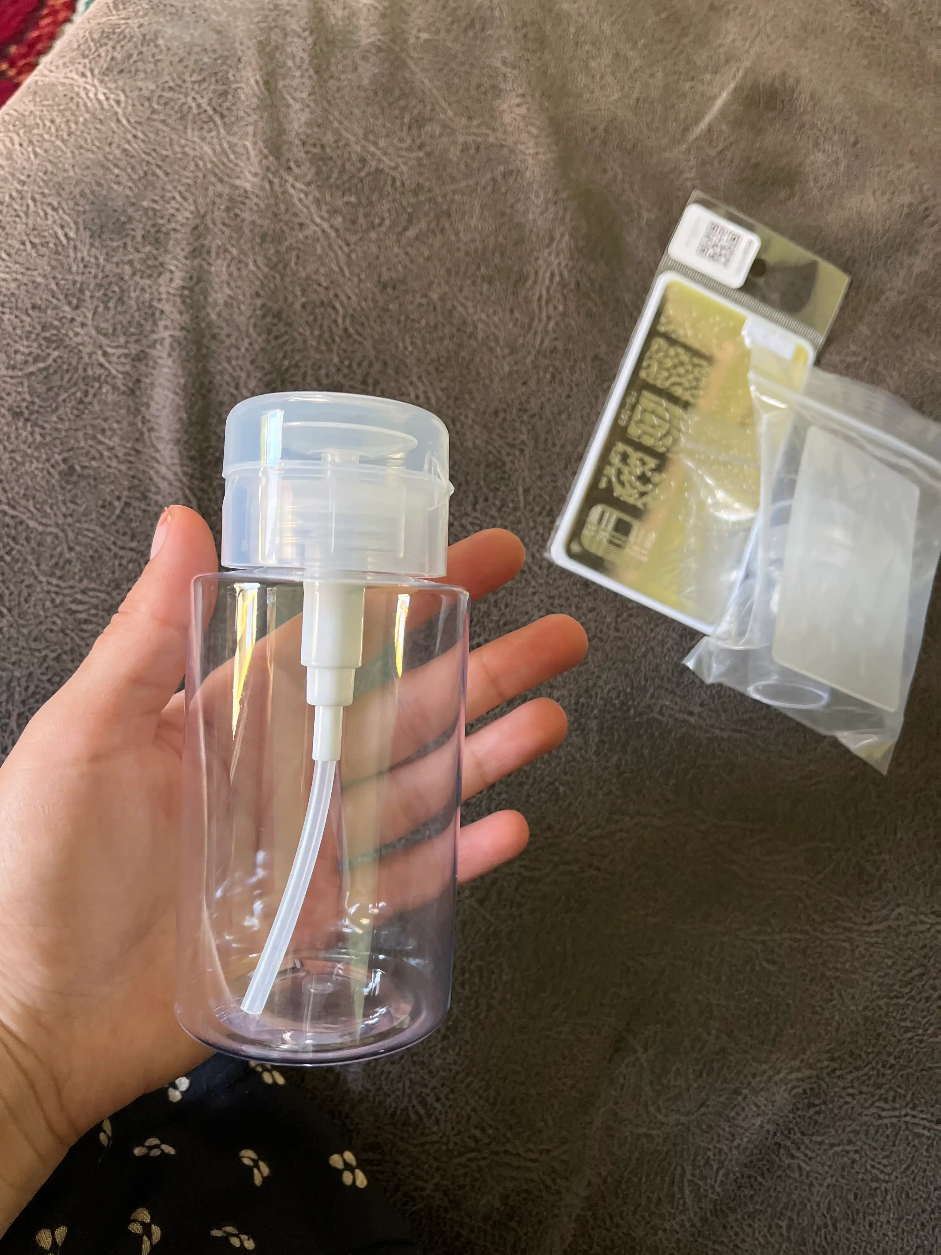 Pompalı flakon-dispenser 200 ml, suyuqliklar uchun idish