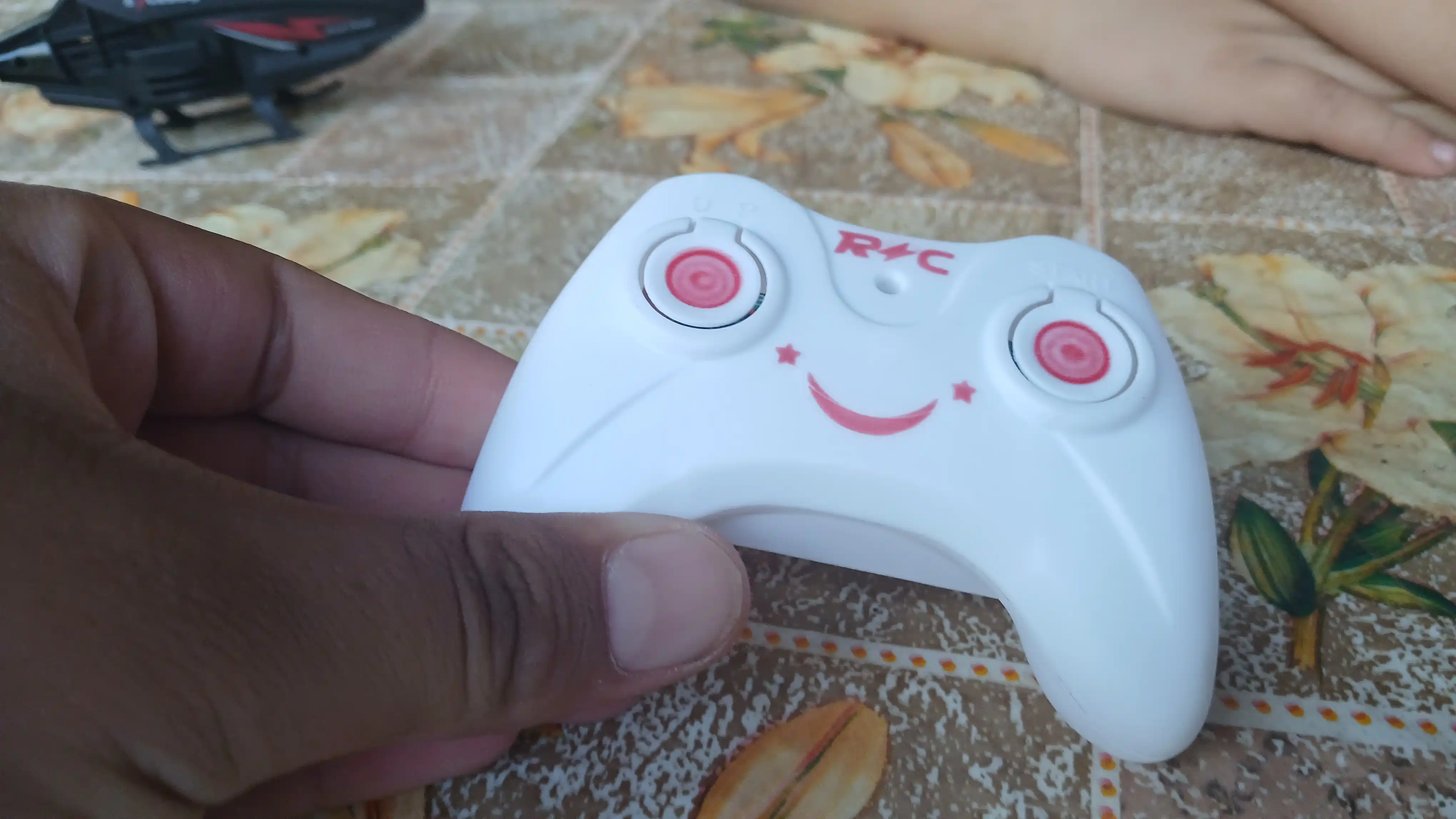 Игрушка вертолет для детей, дистанционная летающая игрушка детская, управление на пульте