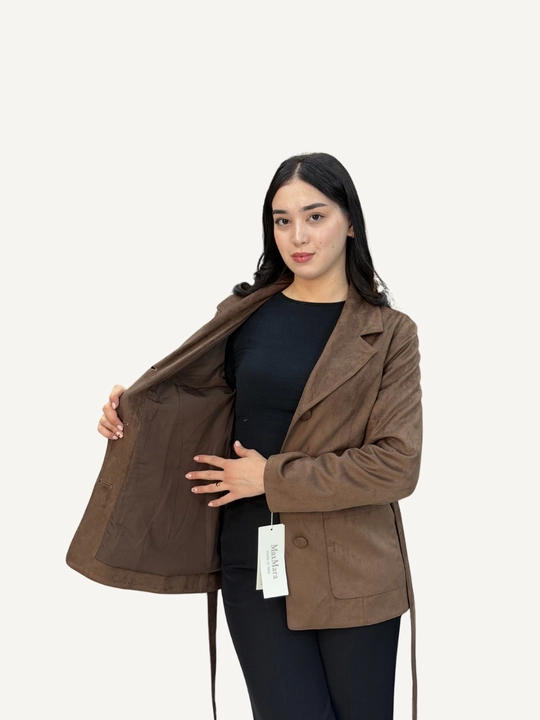 Ayollar zamsh pidjagi, kamarli bahorgi-kuzgi kalta kastyum