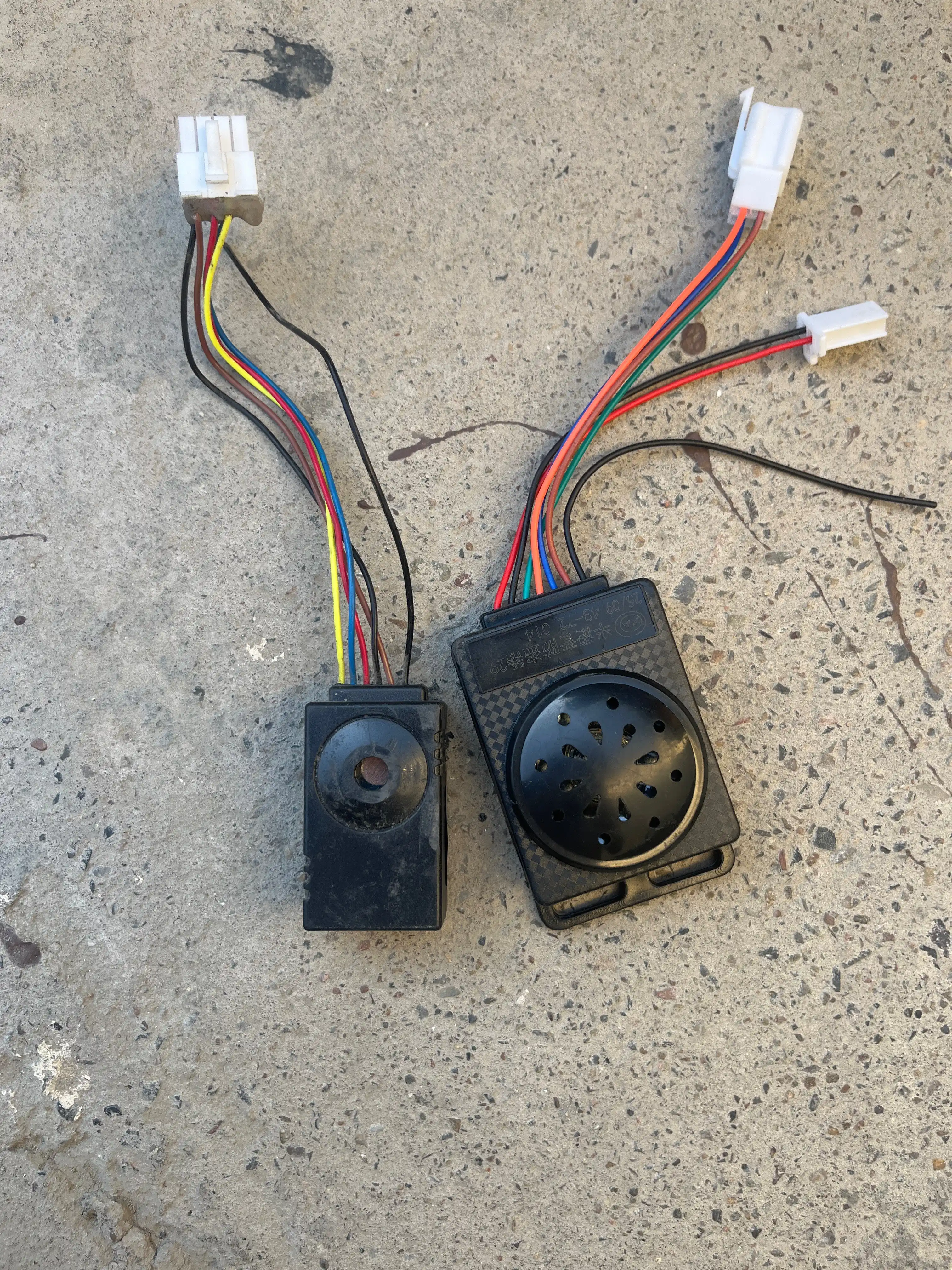 Elektroskuter va moped uchun pultli signalizatsiya va qulf to‘plami (48V-72V universal)