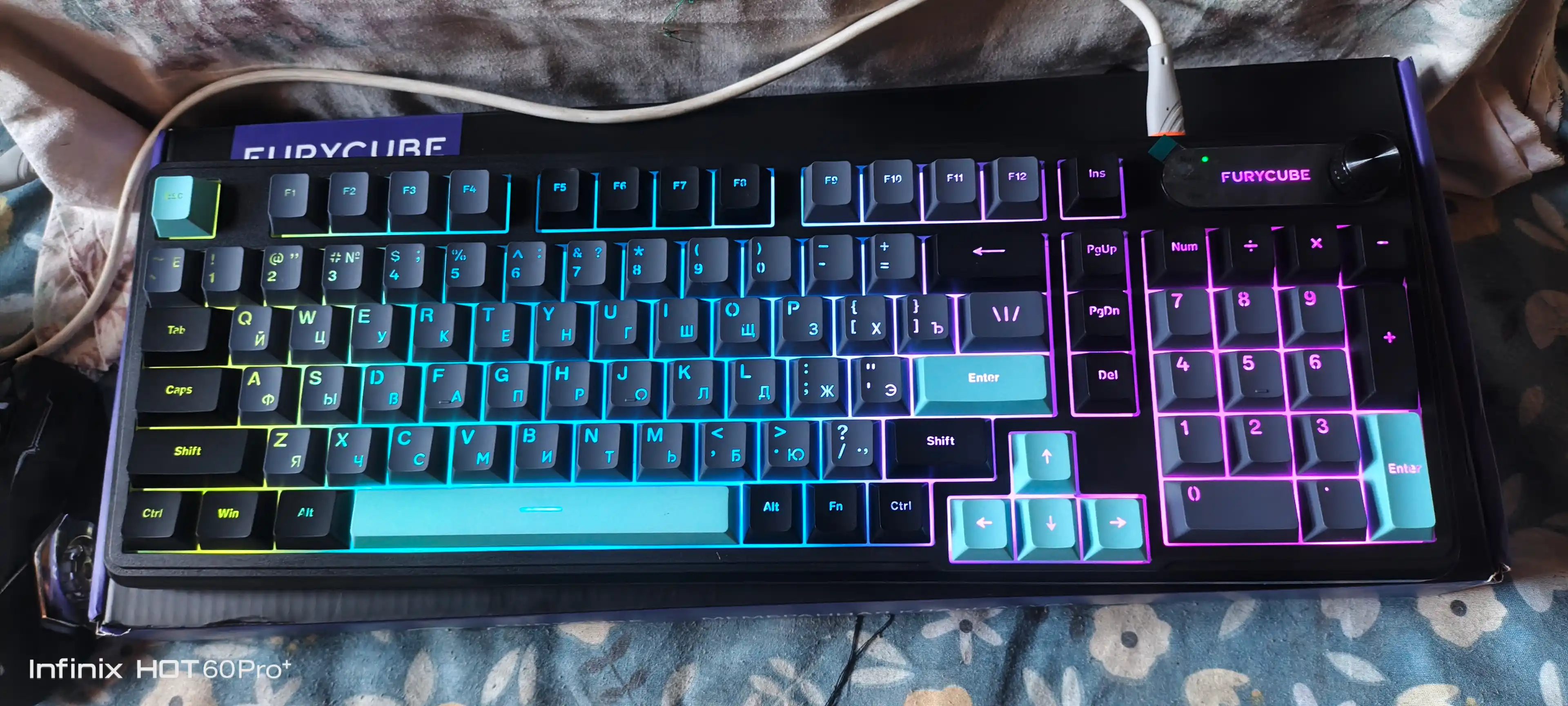 Geymerlar uchun membrana klaviatura Furycube IP98 RGB yoritgichlar bilan
