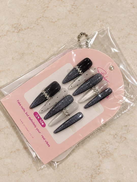Накладные ногти press on nails с клеем, длинные типсы со стразами и дизайном