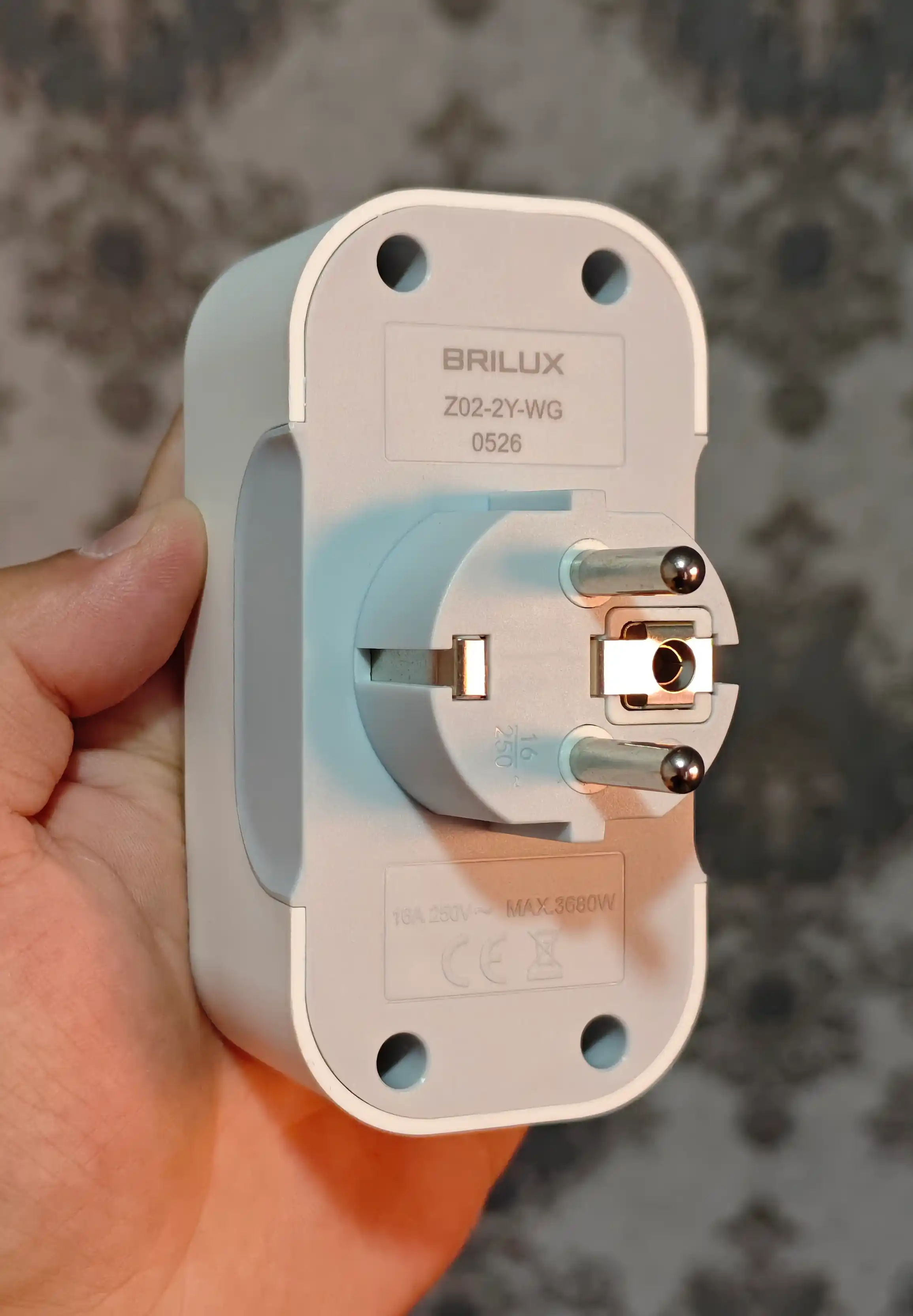 Тройник и двойник электрический BRILUX с выключателем