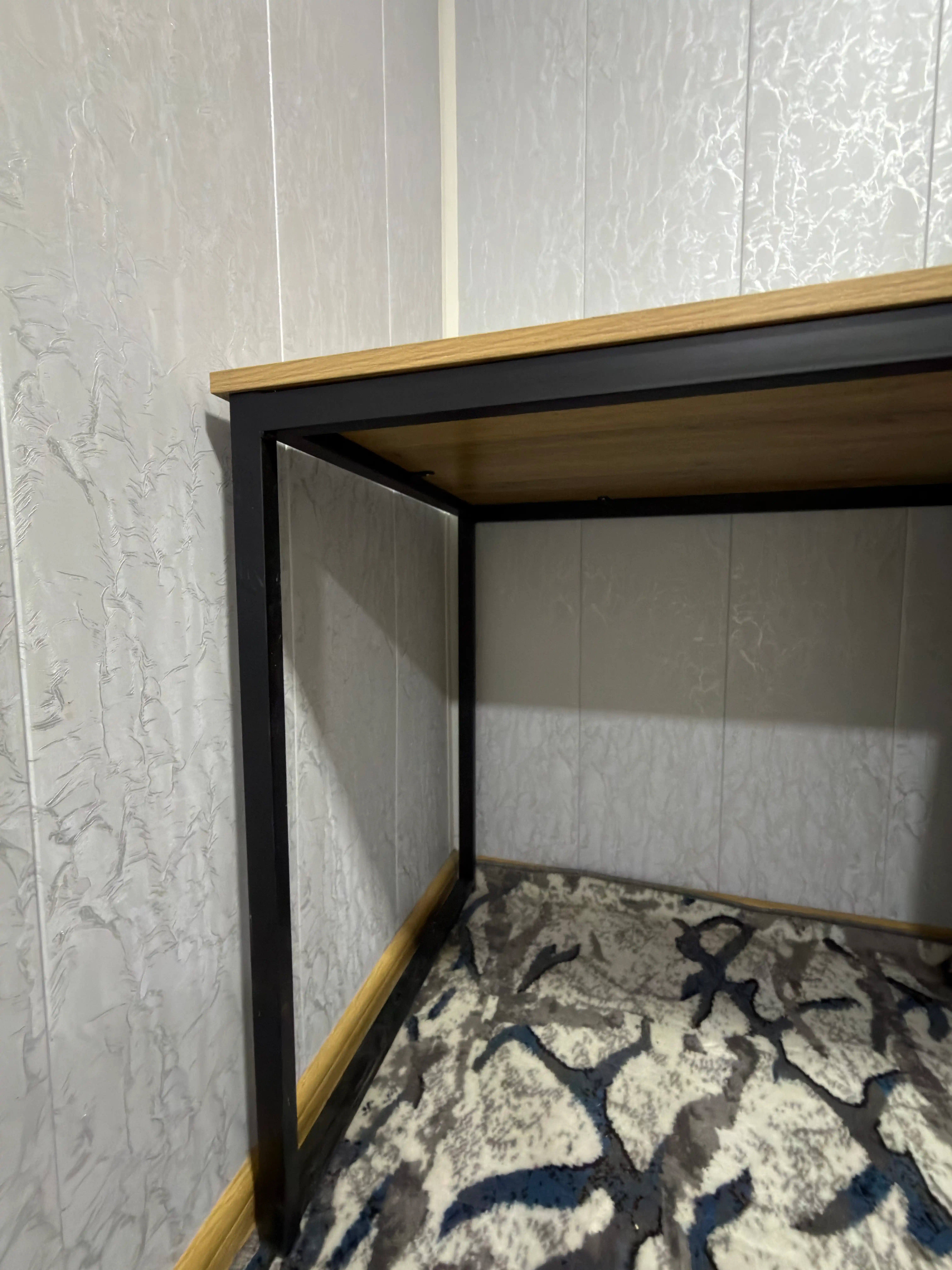 Ofis uchun standart stol 120x60, balandligi 76 sm, profili 3x2 , ish stoli