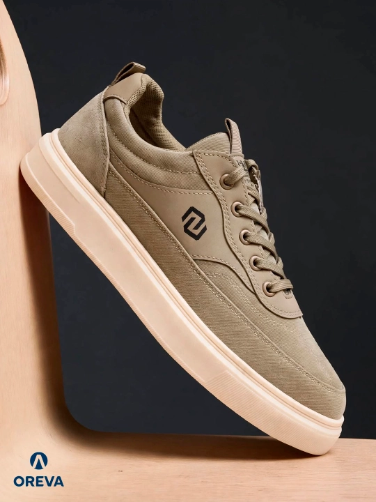 Erkaklar uchun krossovka – keda. Casual model. Tekstil material. Kichik o‘lchamli