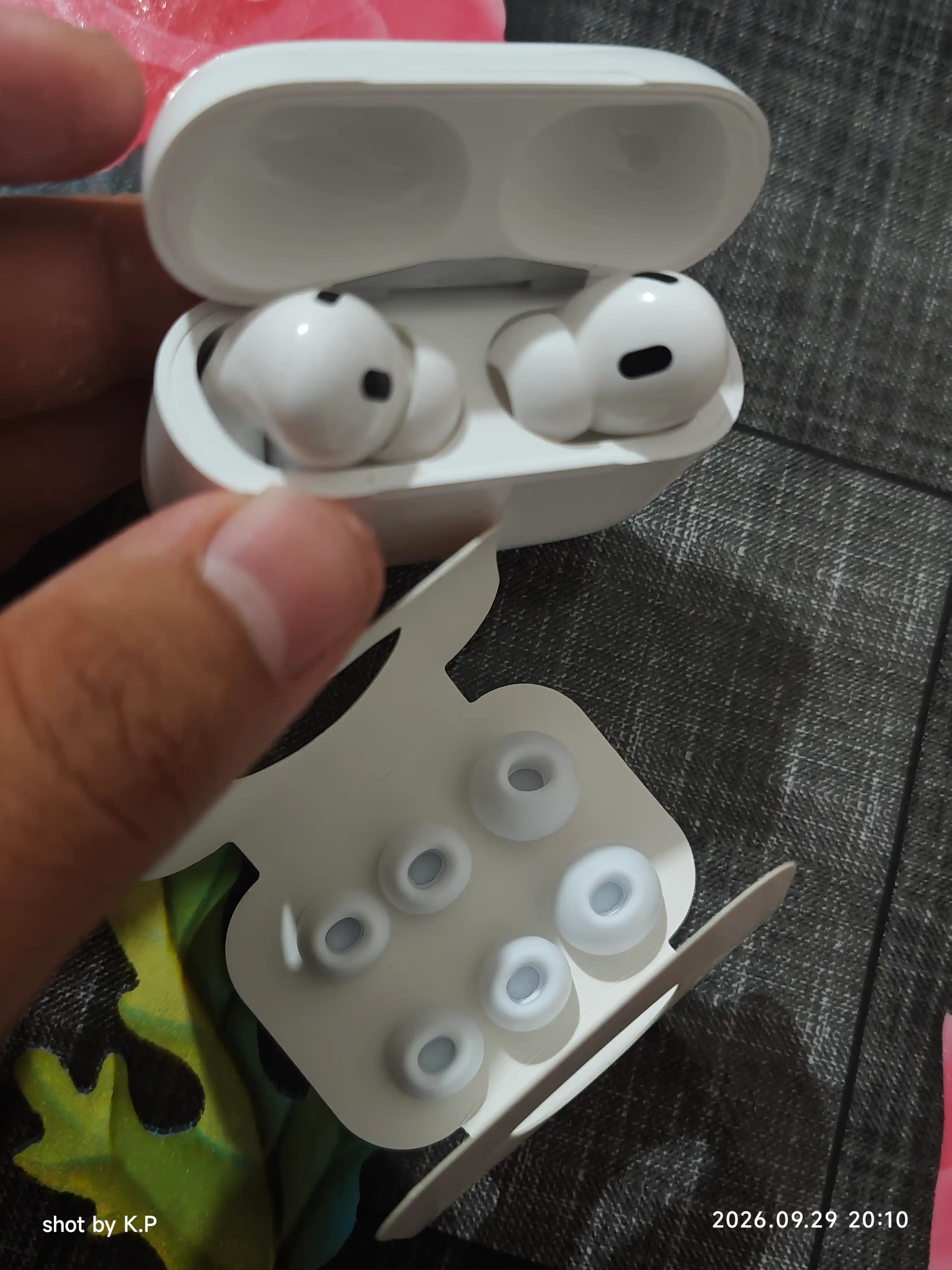 Simsiz quloqchinlar Pods Pro 2 ANC bluetooth naushnik Shovqinni kamaytirish funksiyasi bor