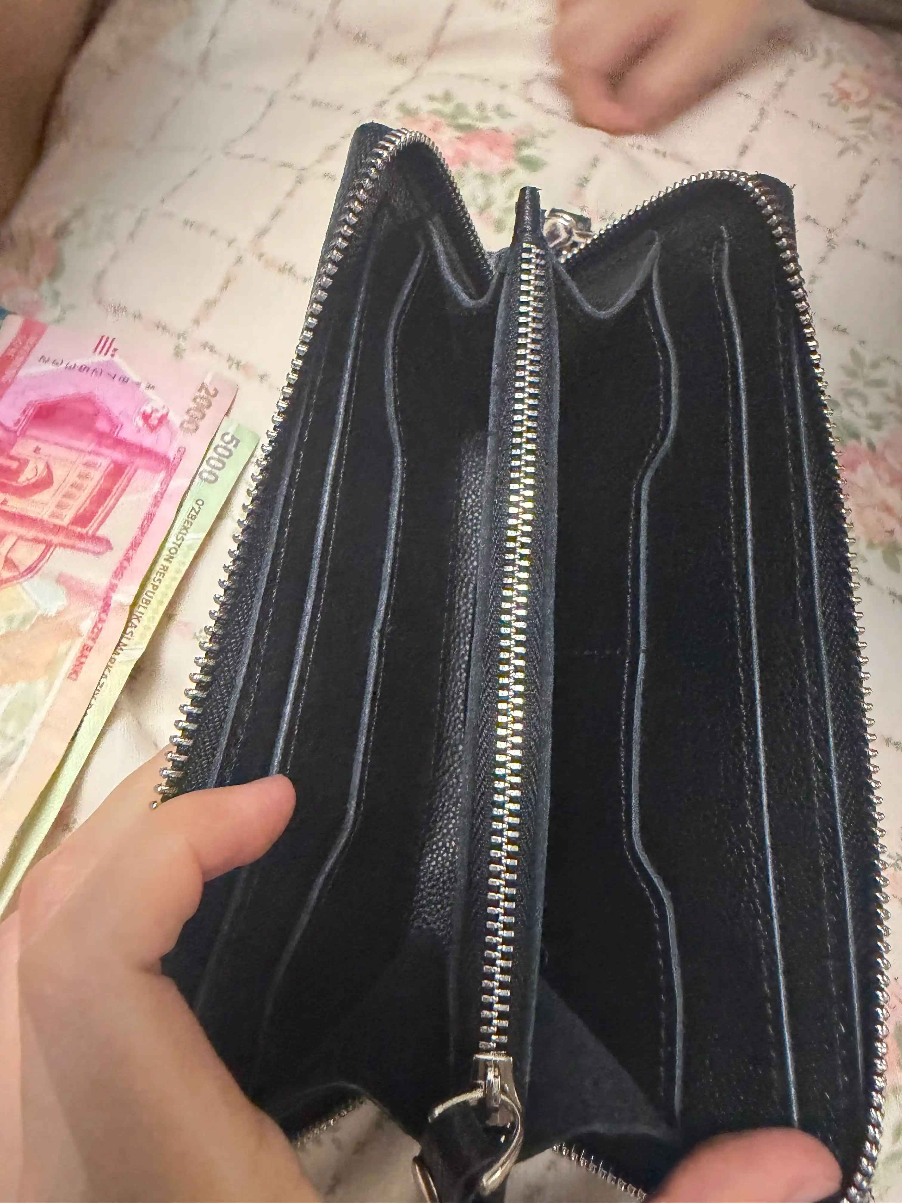 Ayollar va erkaklar uchun tabiiy charmdan ishlangan hamyon