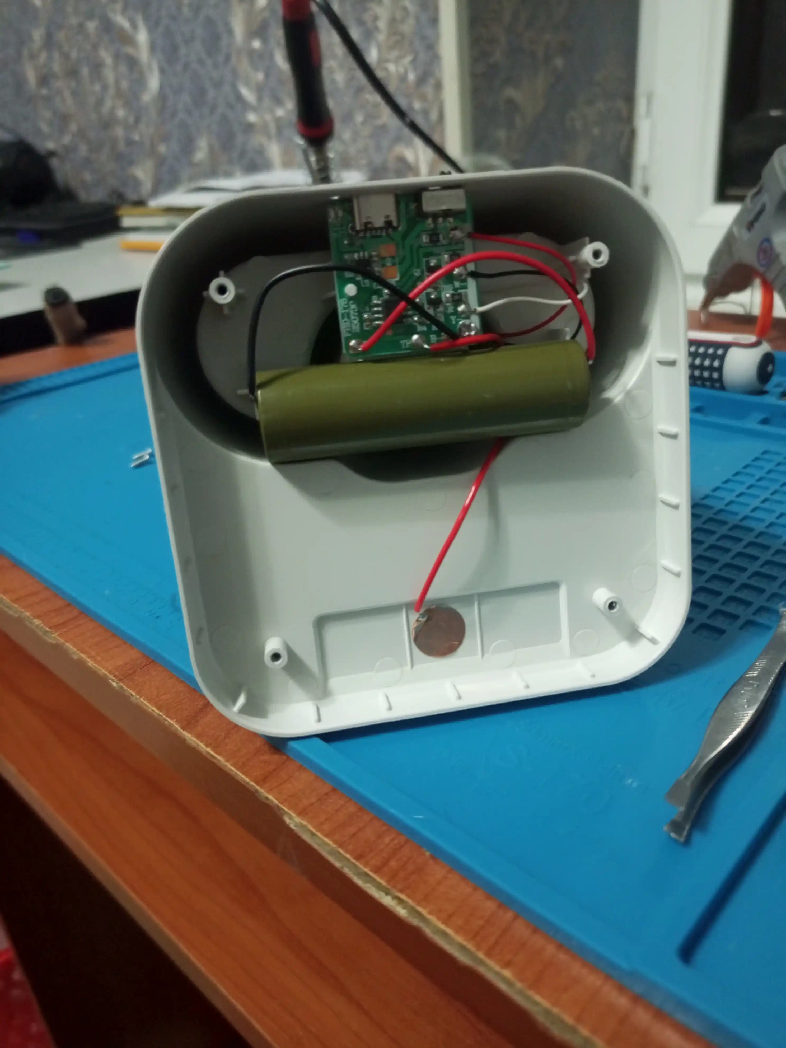 LED ko'p funksiyali stol chiroqi, sensorli chiroq, akkumulyator bilan va akkumulyatorsiz
