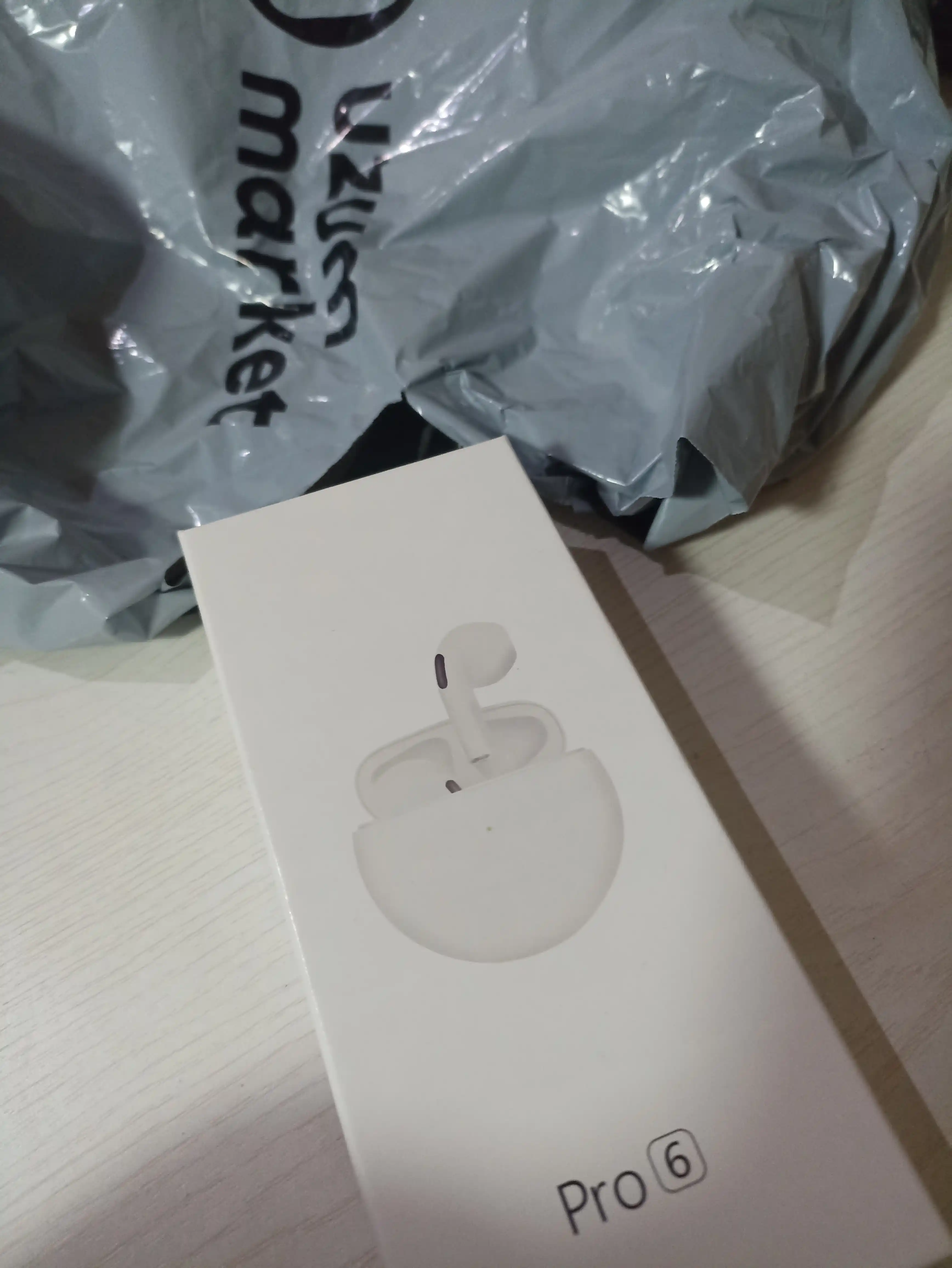 Pods Pro 5 va Pods Pro 6 simsiz quloqliklari