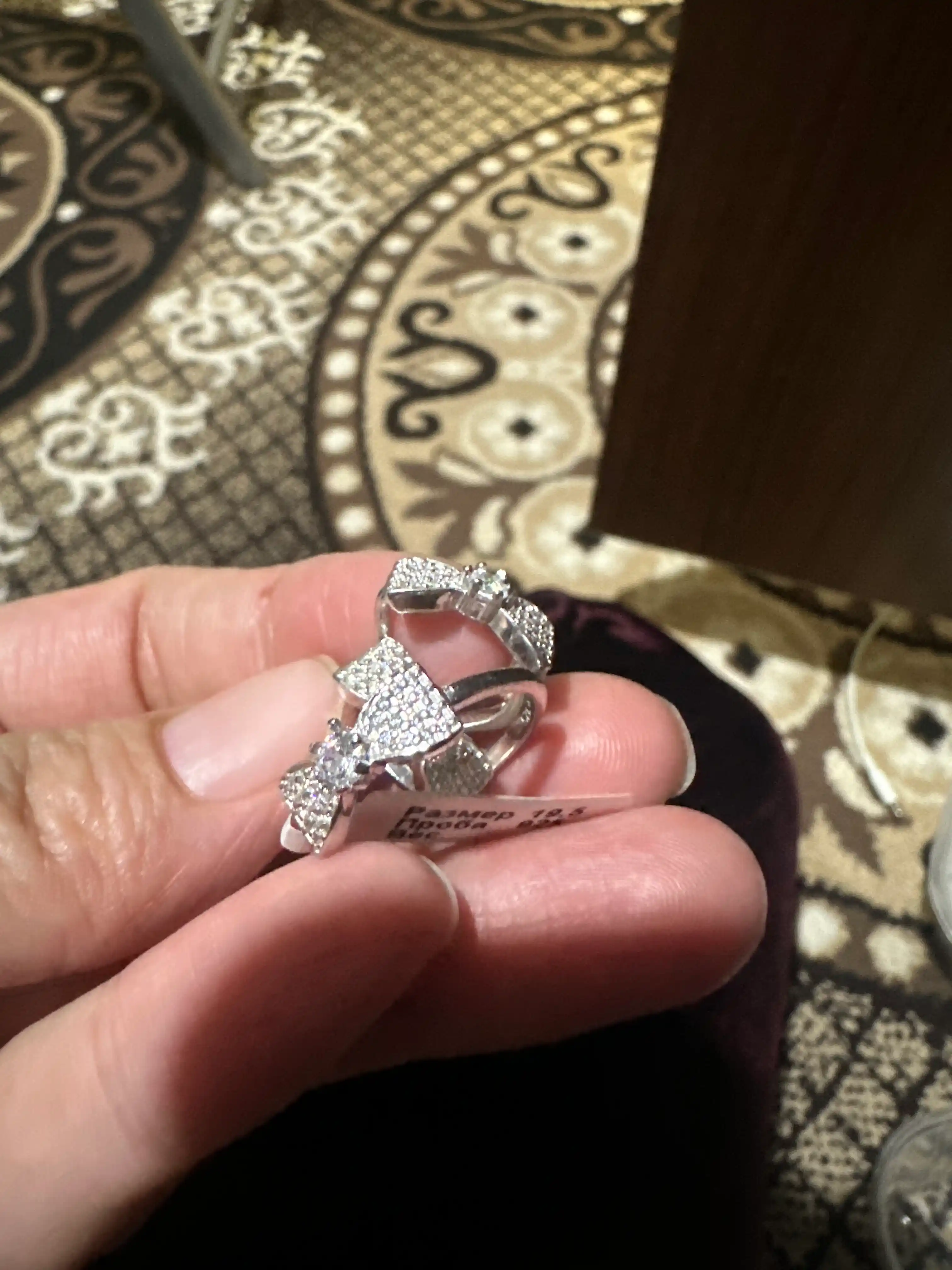 SILVER LINE Crystal—fianit bilan bezatilgan bant shaklidagi kumush to‘plam (uzuk va zirak)