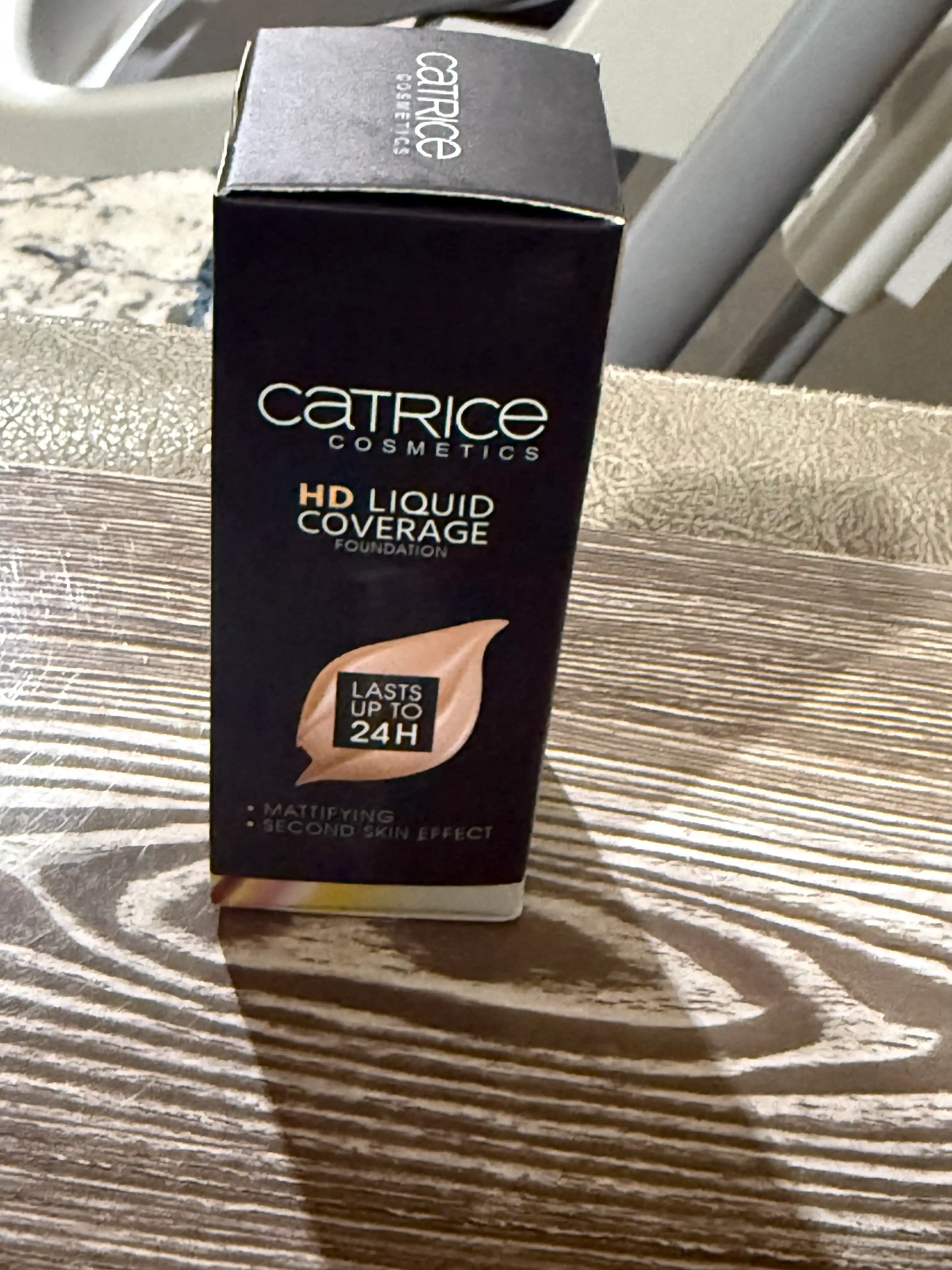 Тональный крем для лица Foundation Catrice HD, матирующий, 30 мл