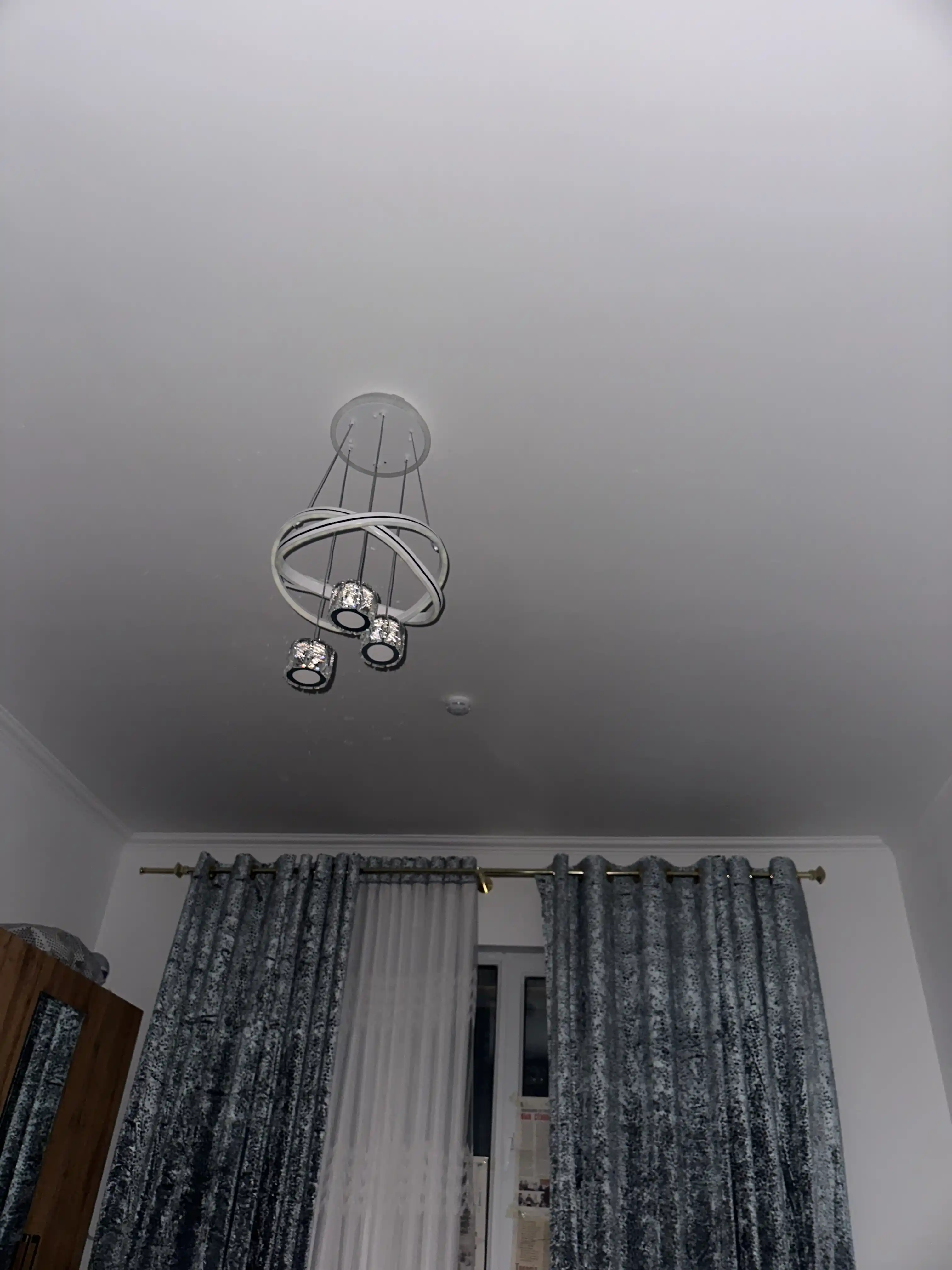 Osma LED lyustra 43 sm, billur bezakli, balandligi 60 sm gacha, 20 m² gacha