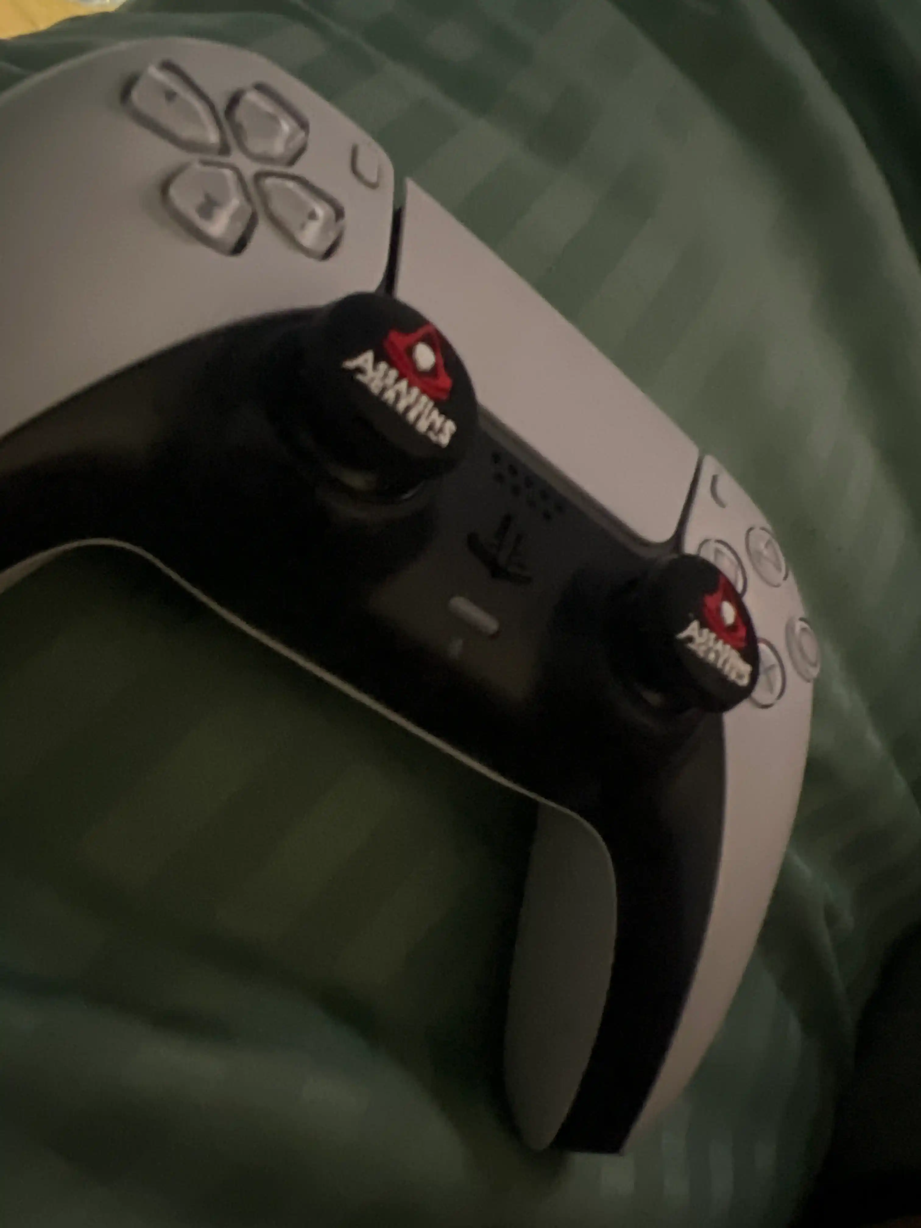 PS3, PS4, PS5, Xbox, Nintendo geympadlari uchun 2 ta bosma stik qoplamalari
