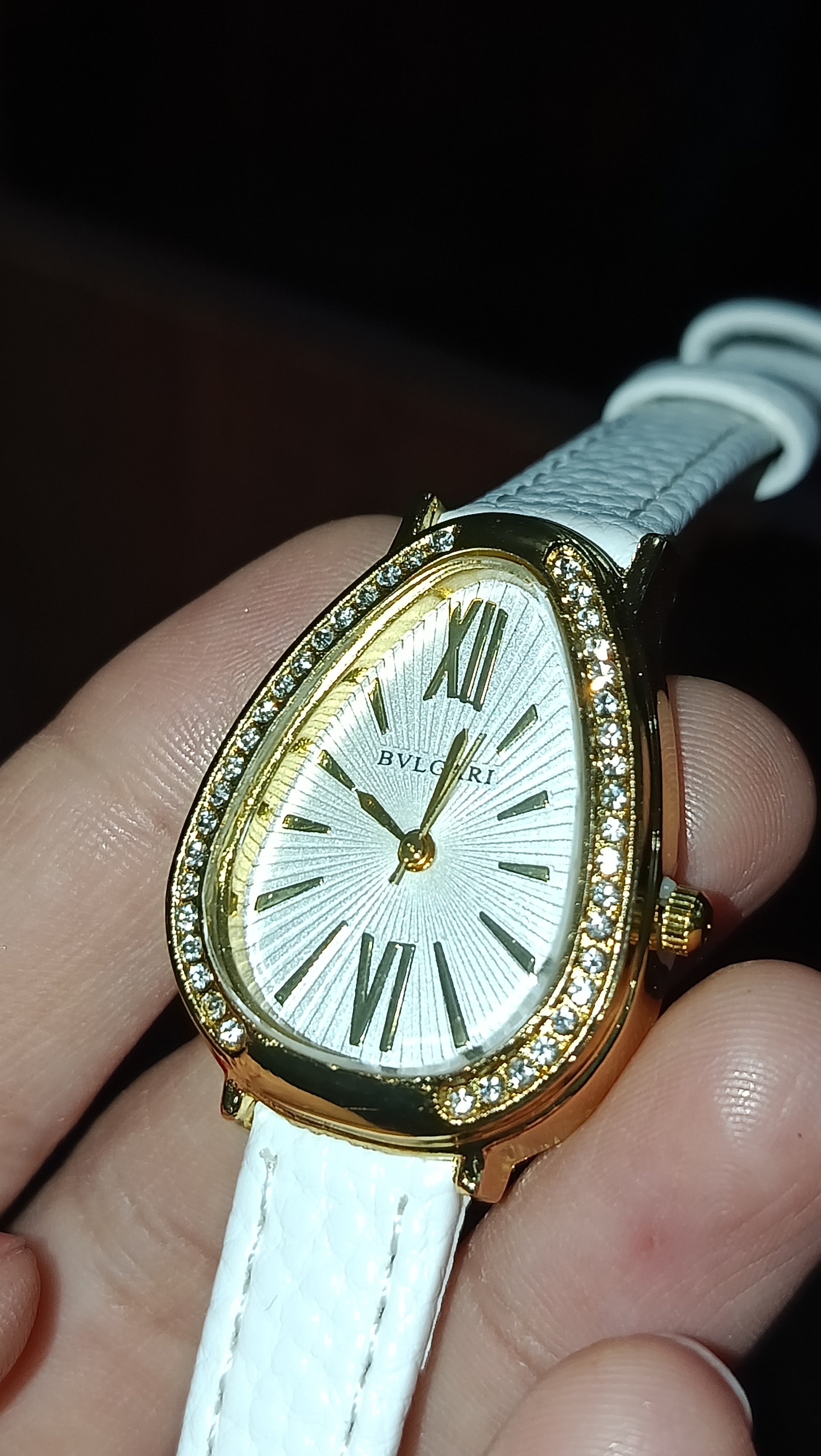 Женские часы, девушек, наручные часы, с кварцевым механизмом, BVLGARI, с кожаным ремешком