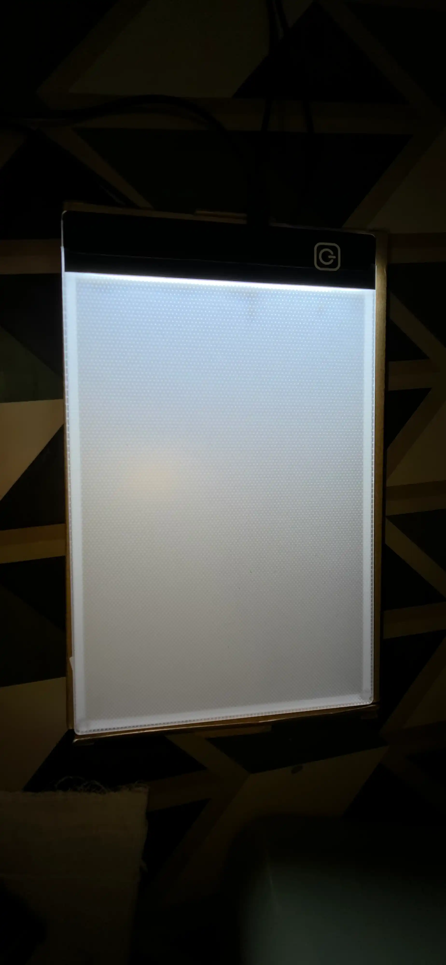 A5 A4 LED chizish plansheti — yupqa, yoritilgan trassirovka doskasi va qulay stend bilan