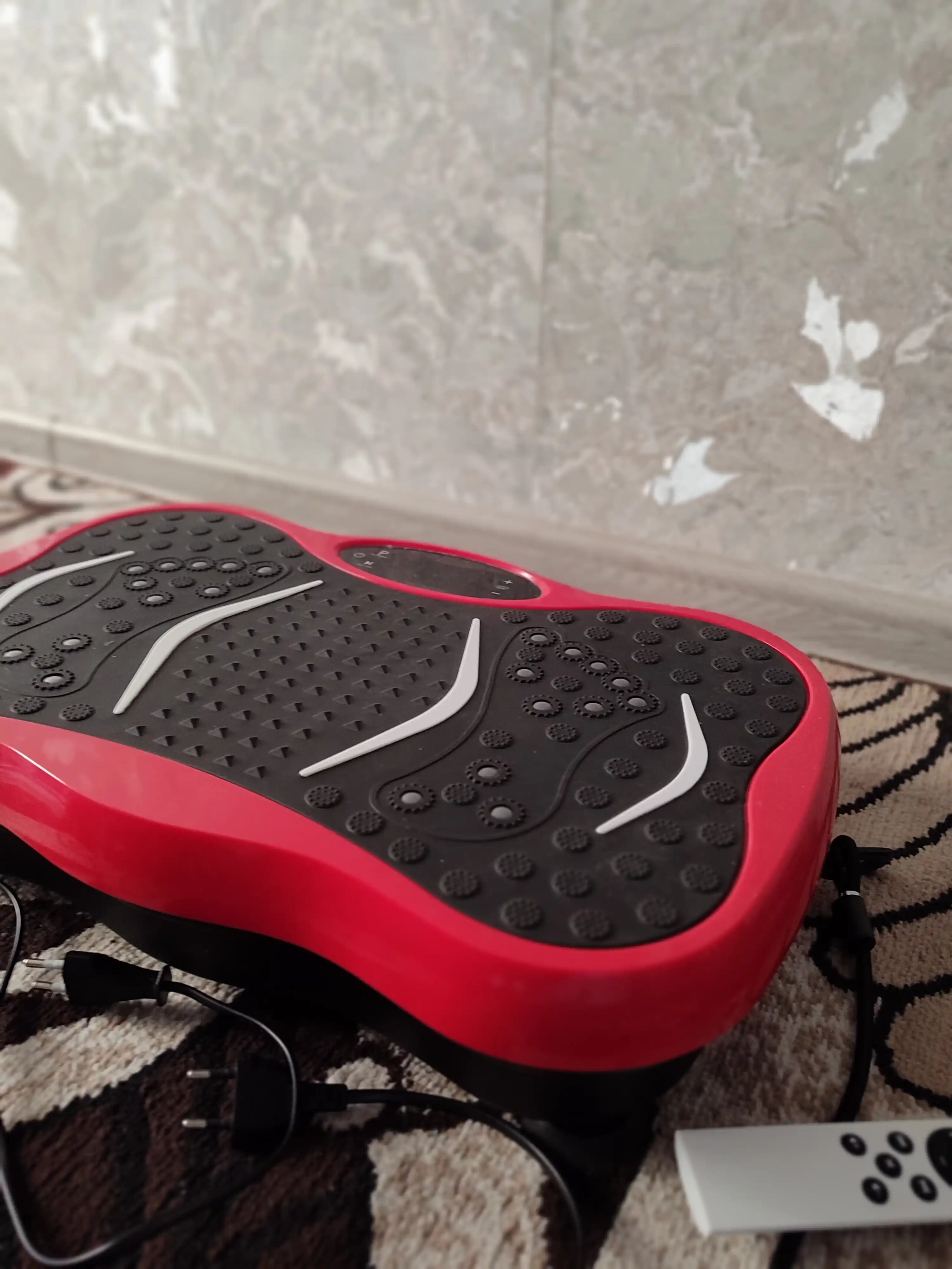 Vibratsion fitnes platforma — massaj funksiyasi, pult KECHITE+ Bluetooth