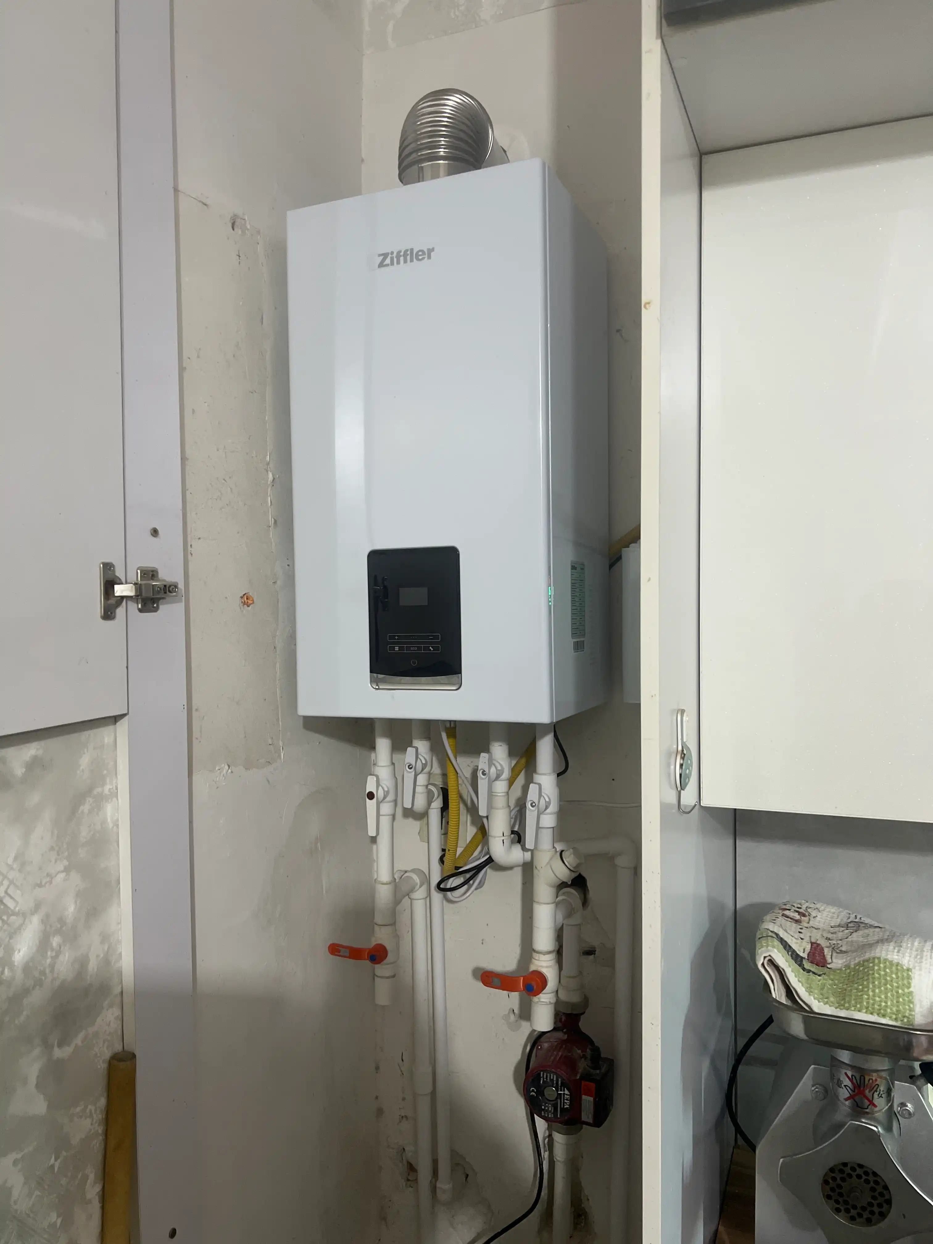 Ziffler ikki konturli gaz isitish qozoni (16-32 kVt),to'liq komplekt