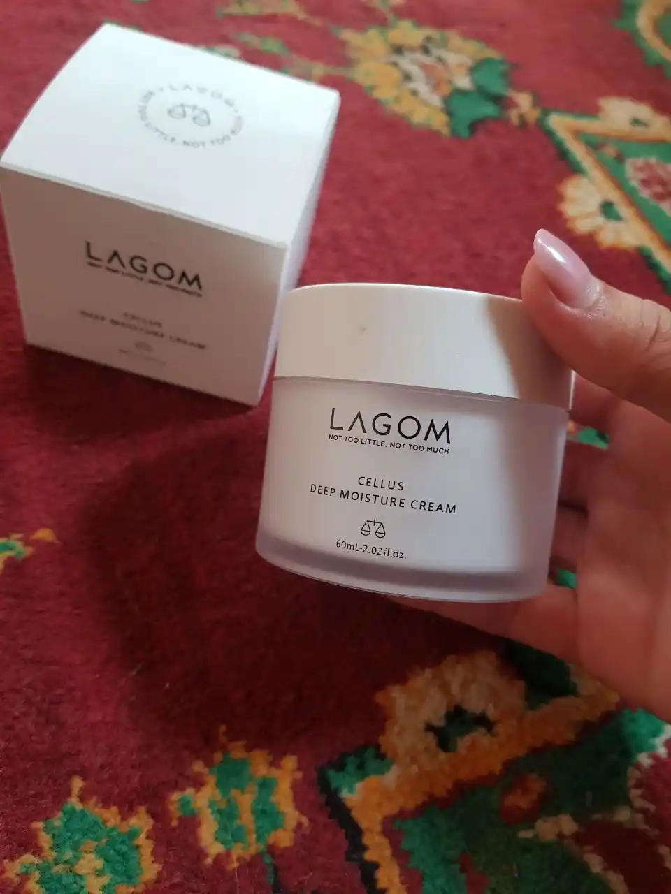 Ayollar va qizlar uchun yuz uchun namlantiruvchi krem, 60 ml
