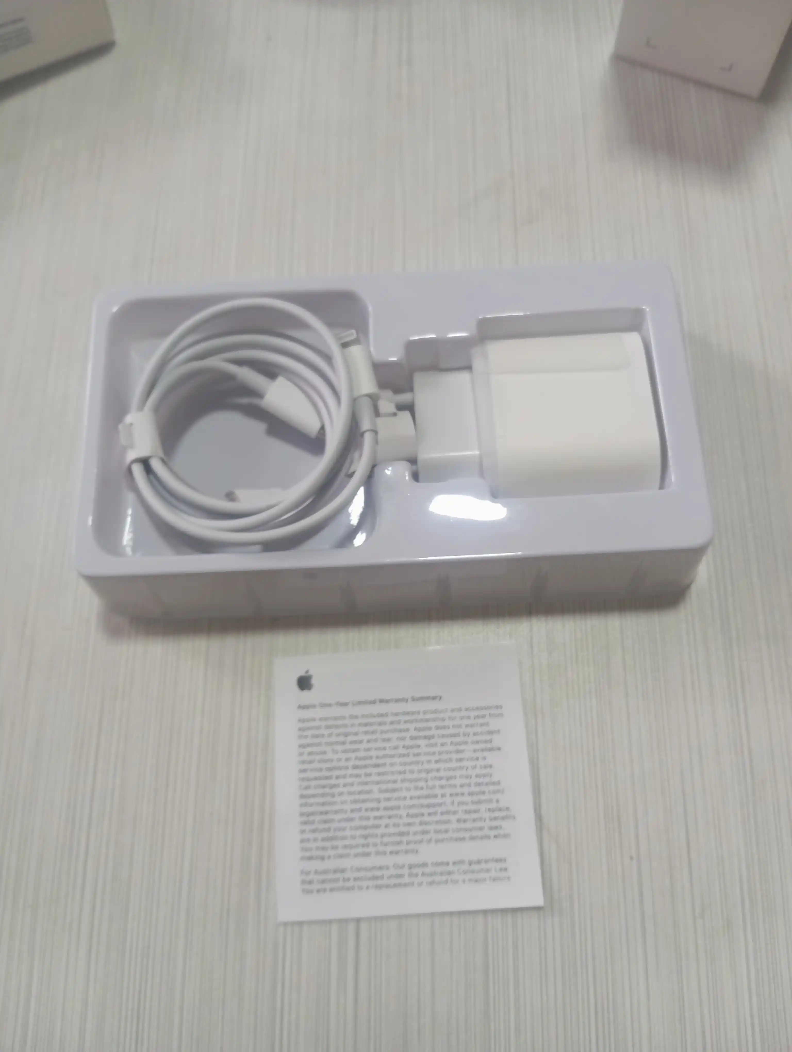 Зарядное устройство, адаптер питания 20 Вт, USB Type-C