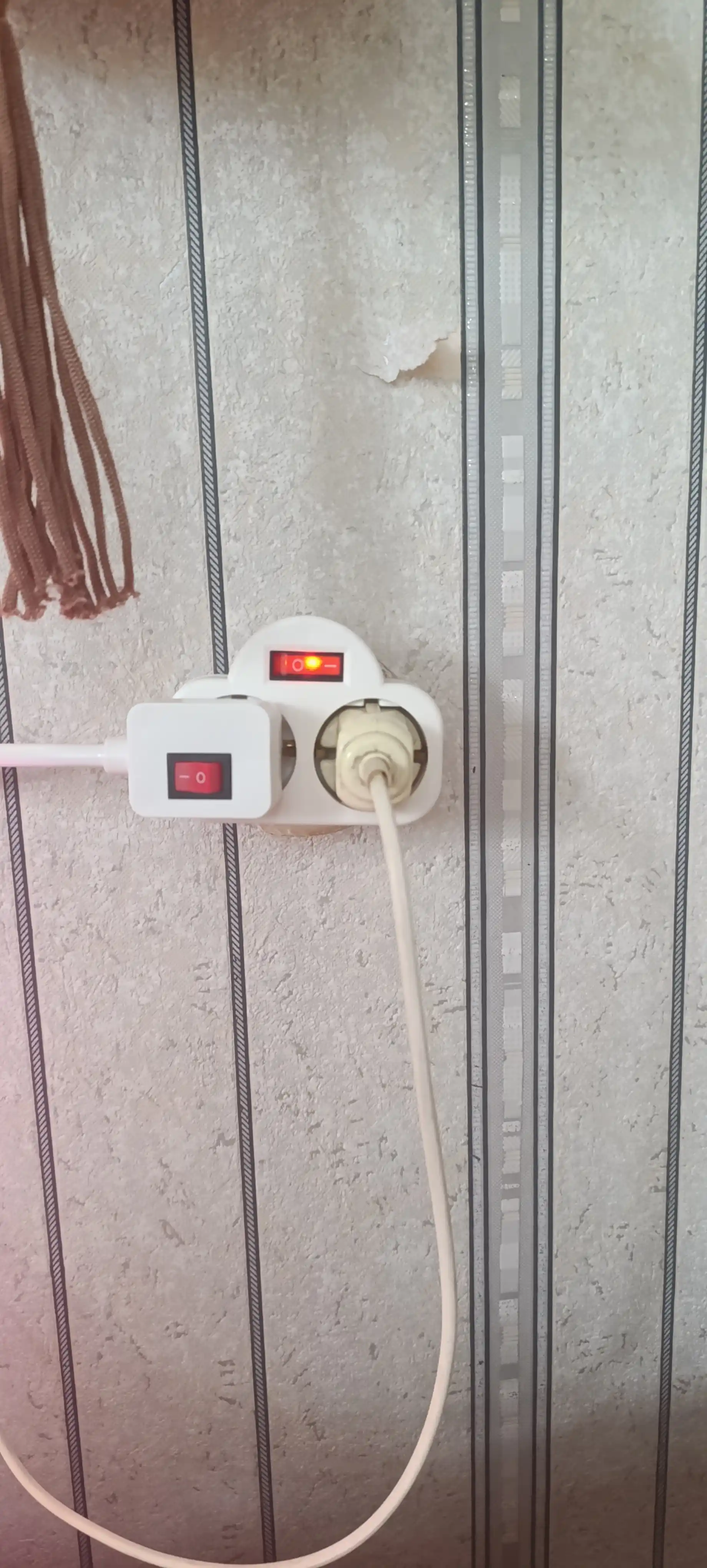 Troynik, perexodnik Beshr, 2/3 rozetka, maxkam korpus, evrovilka, zazemleniyasiz, adapter