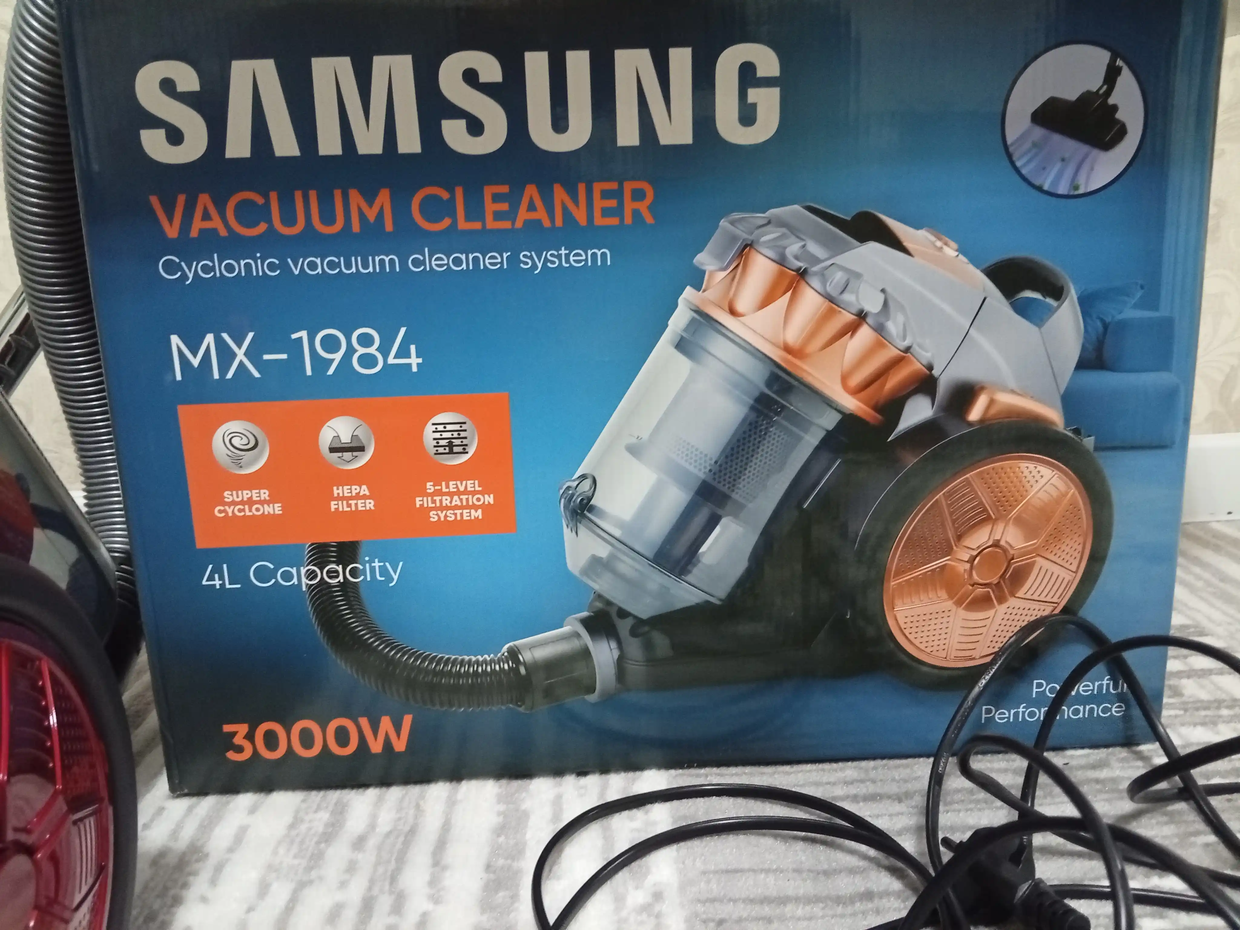 Пылесос Samsung 3000W, HEPA-фильтром ,4 л, с инновационной телескопической трубкой pilisos