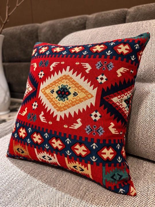 My Sofa’ning dekorativ yostiqlari — interyerni o‘zgartiradigan zamonaviy sovg‘a