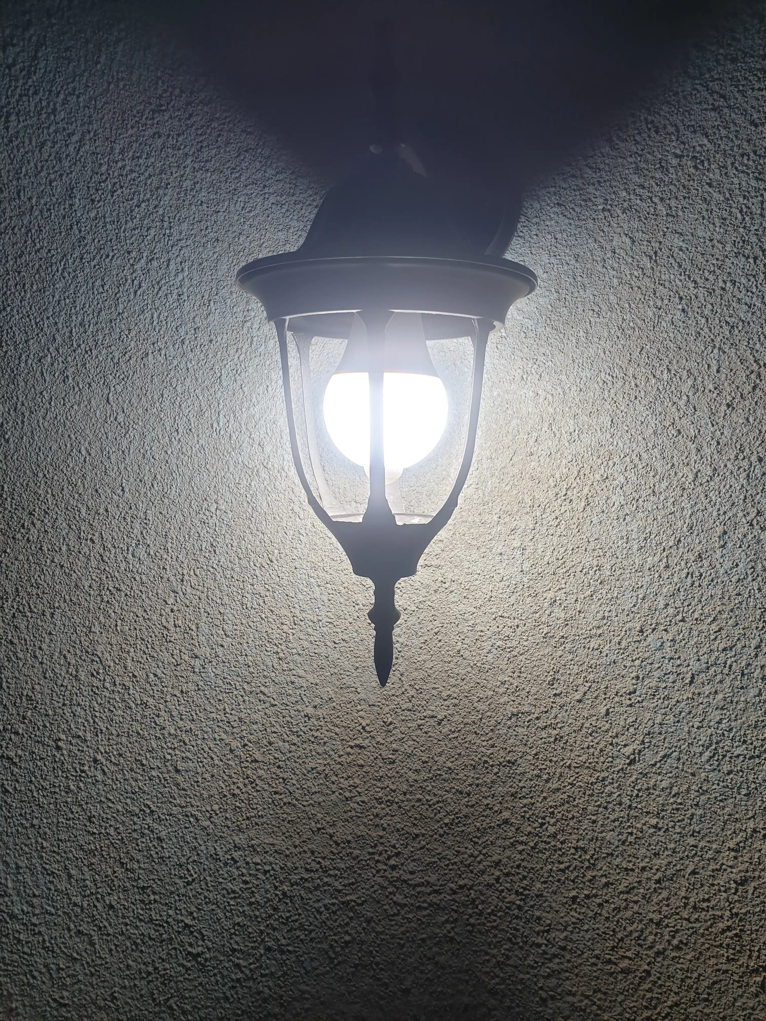 LED лампочка E27 с датчиком движения, сенсорная автоматическая лампа 220 В