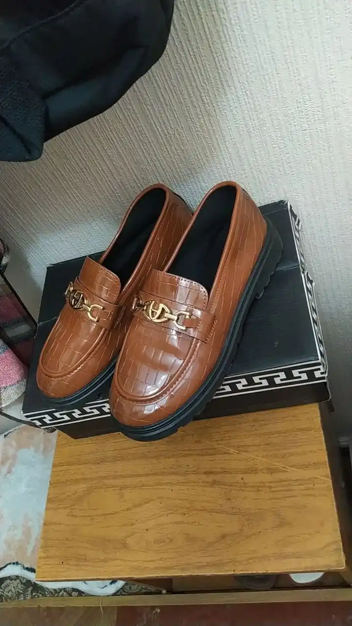 Loferlar ayollar uchun, charm