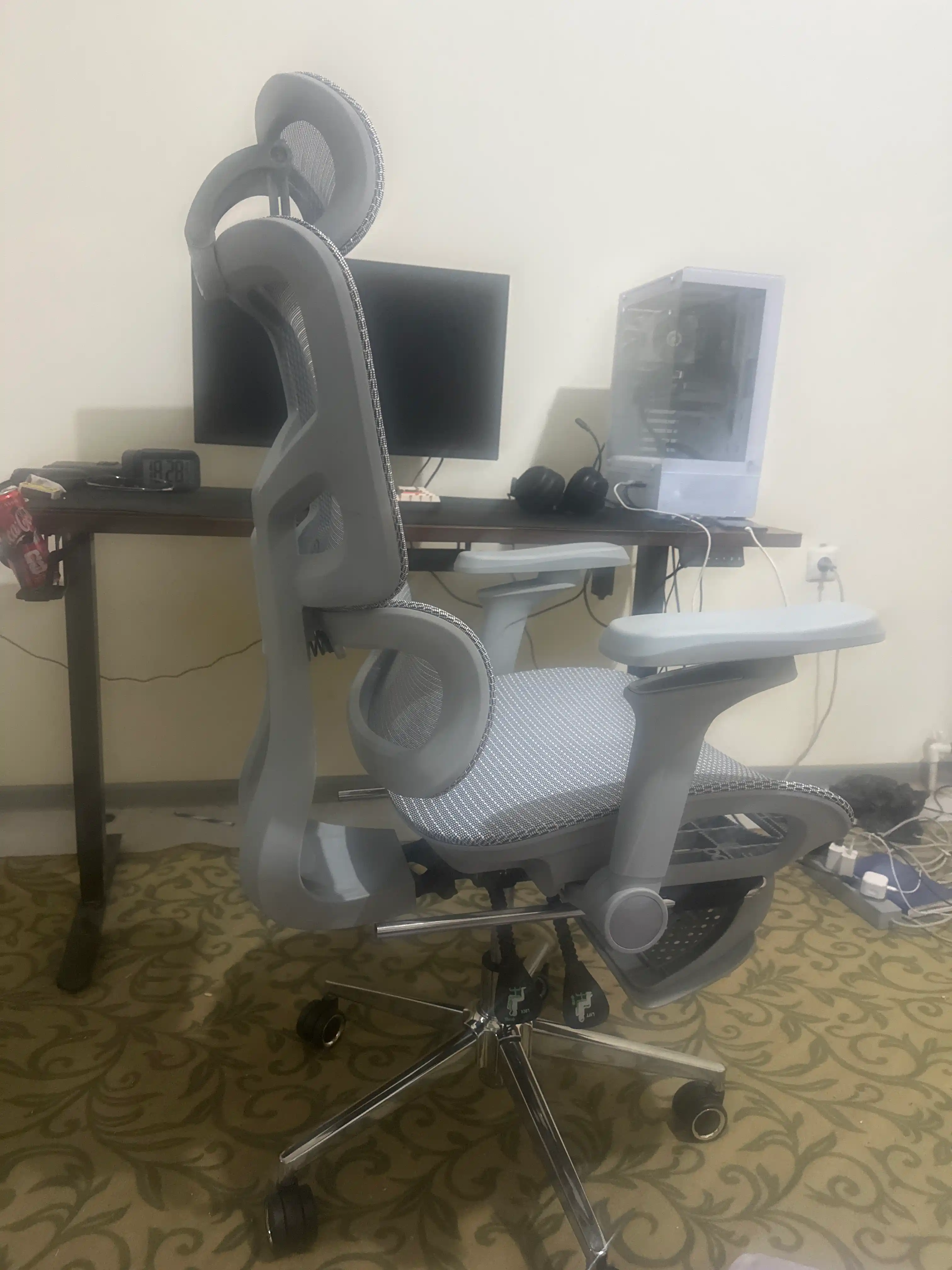 Ergonomik ofis kreslosi, to‘rli suyanchiqli, 120 kg gacha yuk ko‘taradigan, sozlanadigan