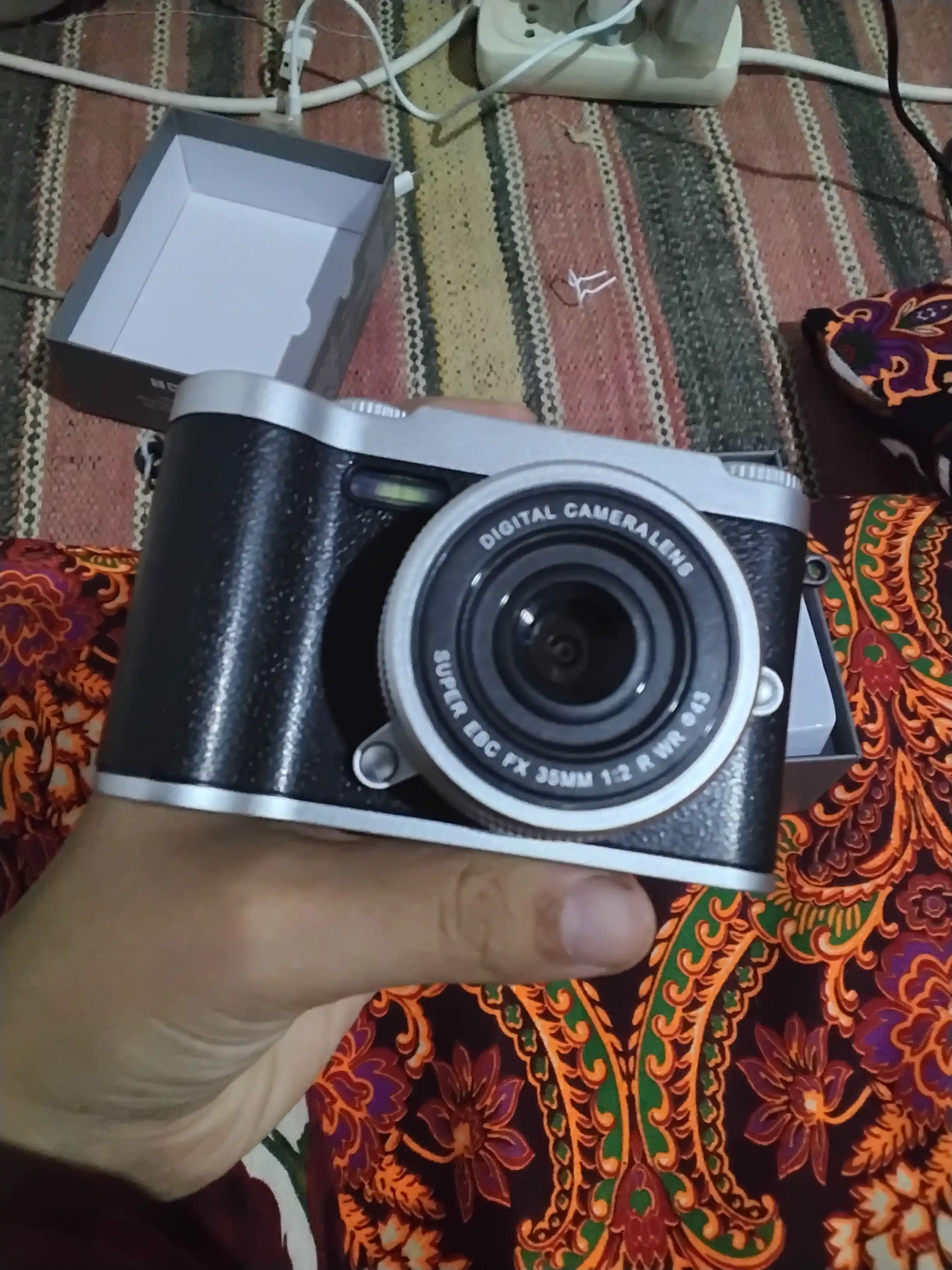 Raqamli kamera (fotoparat), foto kamera, retro kamera, 8x zum, va 32 GB karta